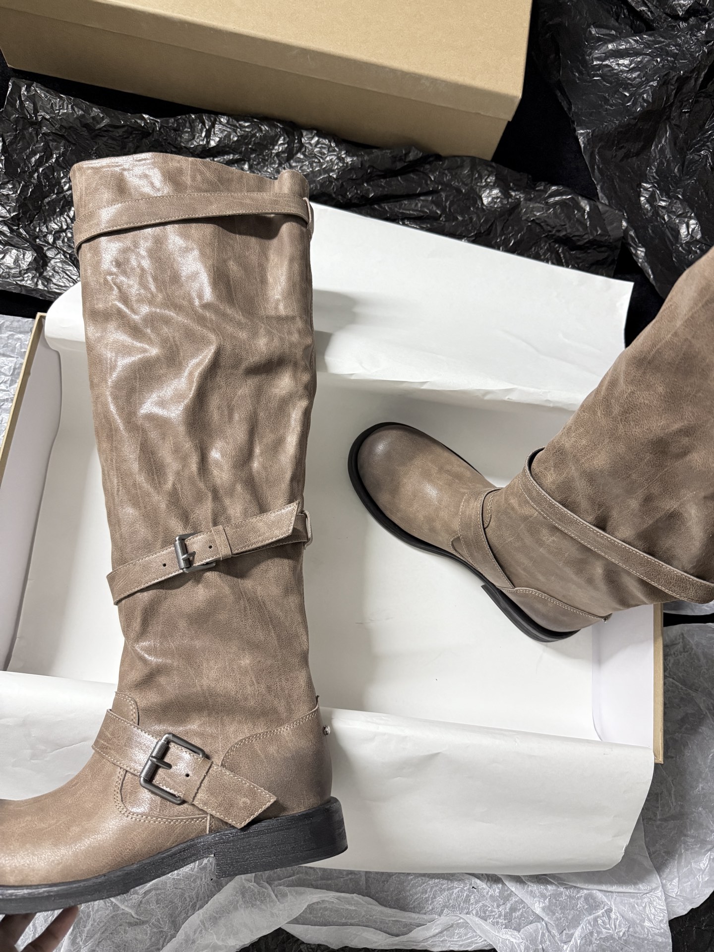 NEGATIVE THRE Retro Distressed Leather Boots