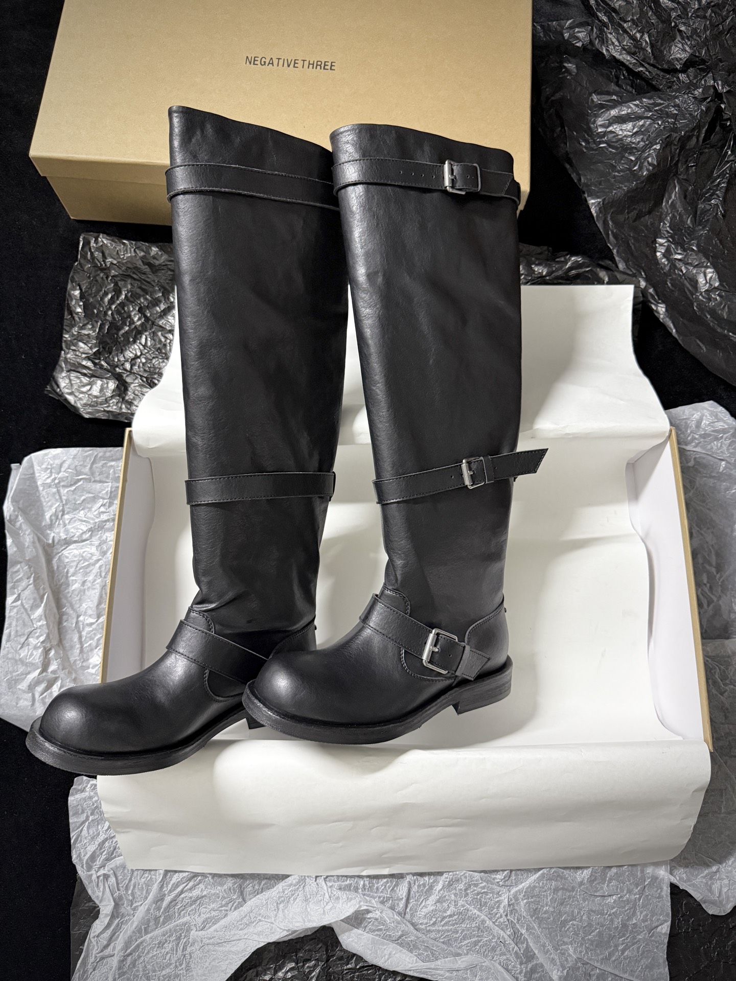 NEGATIVE THRE Retro Distressed Leather Boots