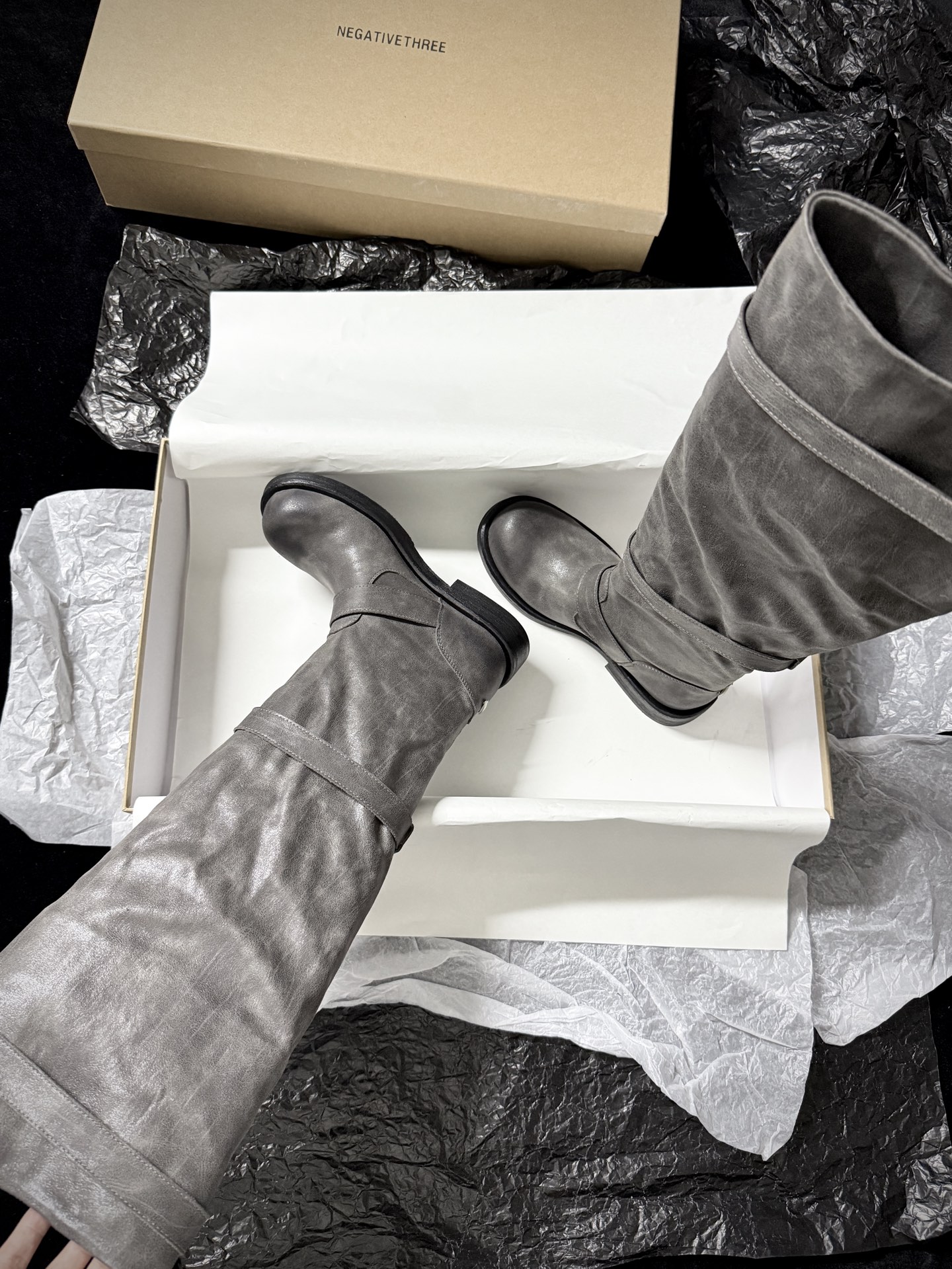 NEGATIVE THRE Retro Distressed Leather Boots