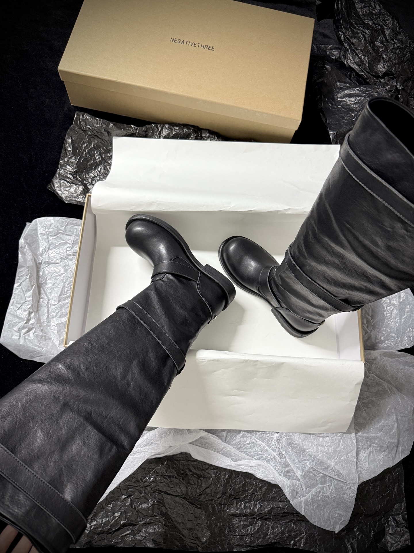 NEGATIVE THRE Retro Distressed Leather Boots