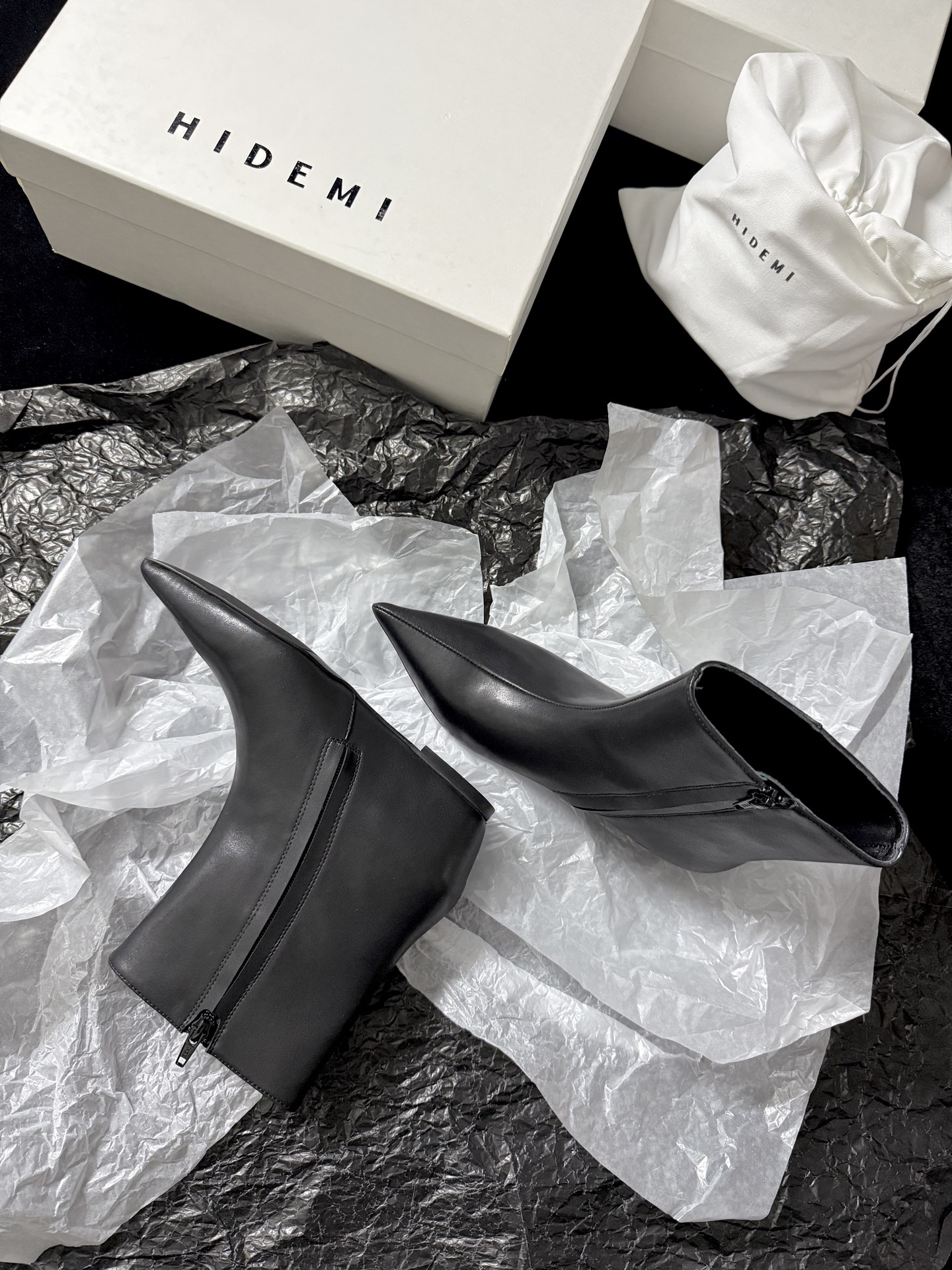 HIDEMPointed Toe Ankle Boots*