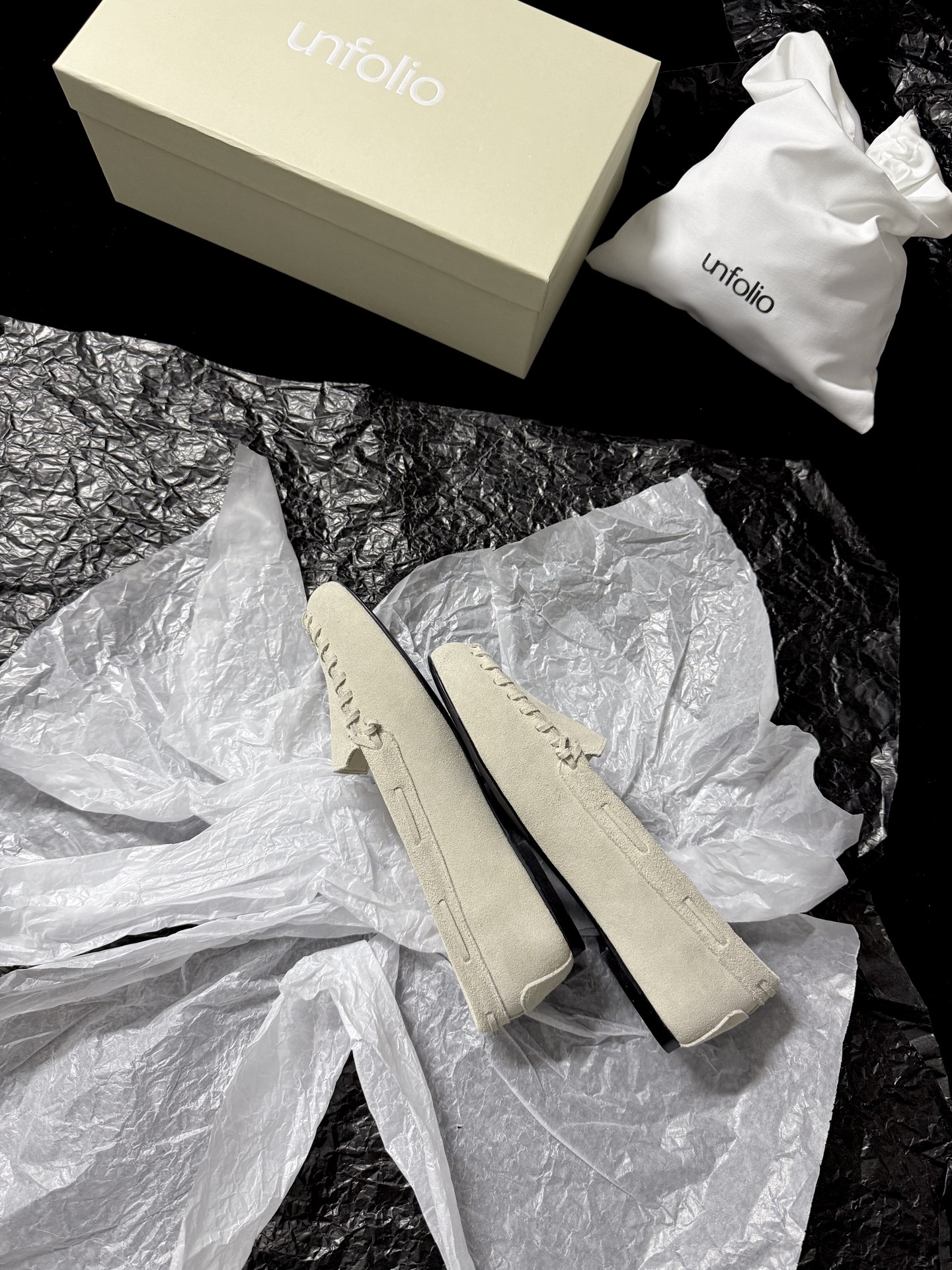 UNFOLIO 25AW New Arrival: Woven-Trim Loafers