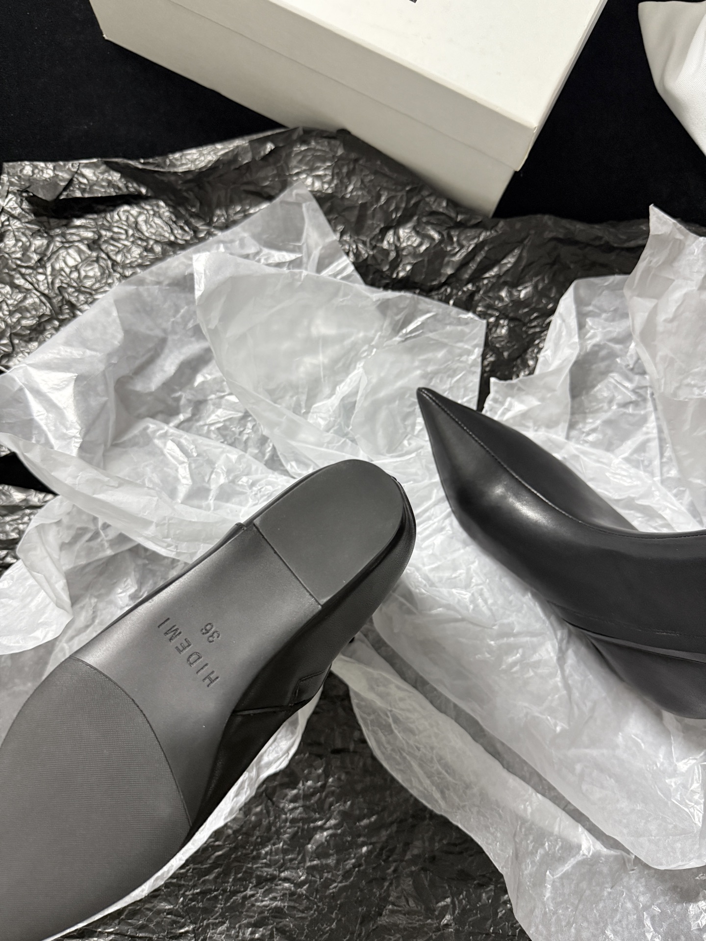 HIDEMPointed Toe Ankle Boots*