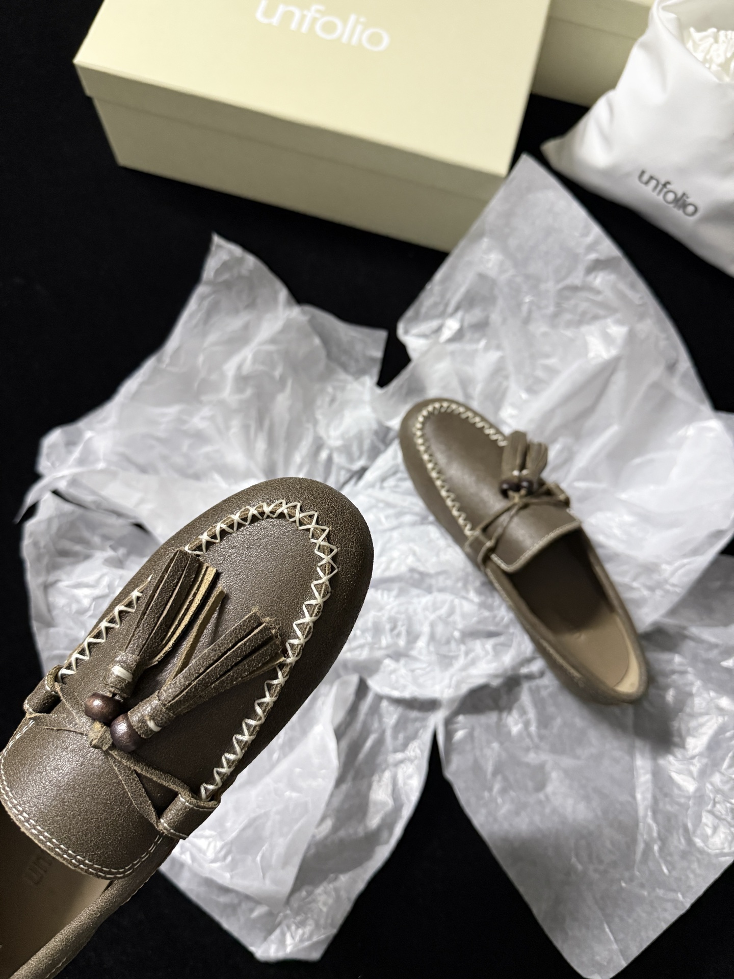 UNFOLIO Tassel Loafers