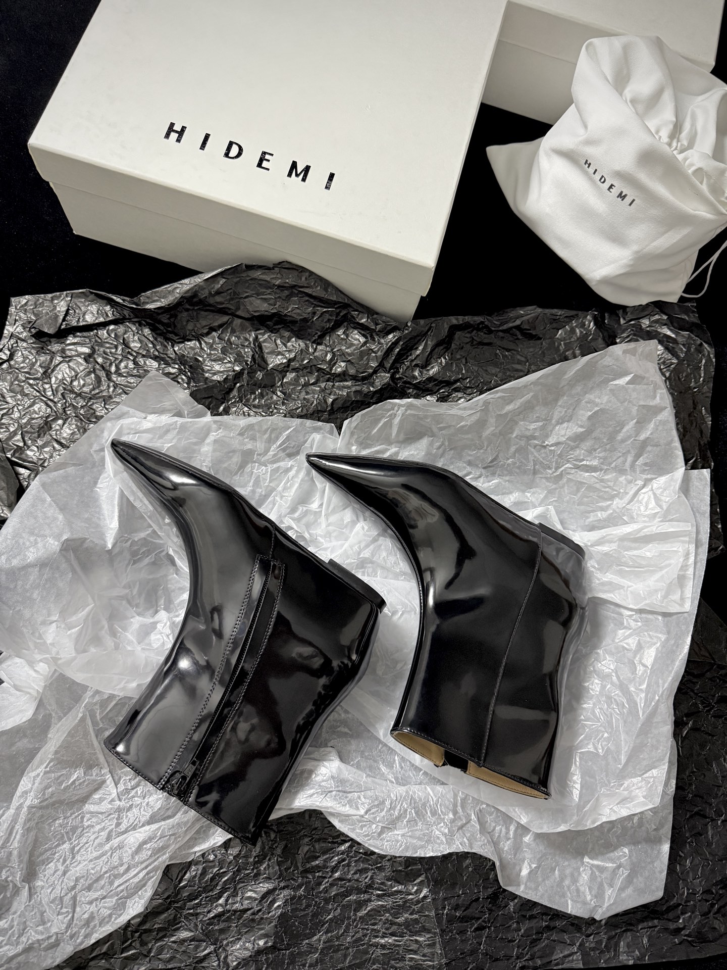 HIDEMPointed Toe Ankle Boots*