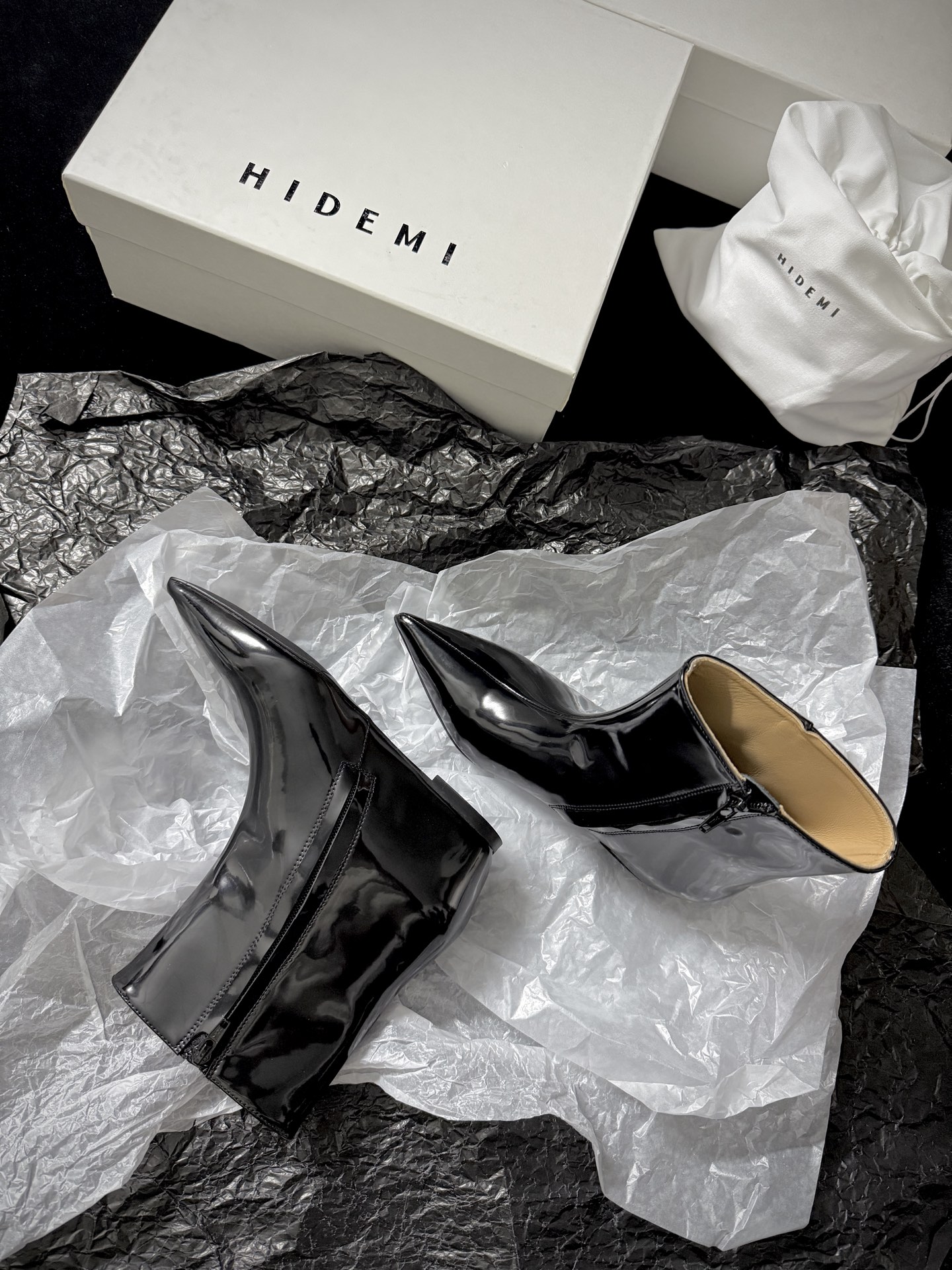 HIDEMPointed Toe Ankle Boots*