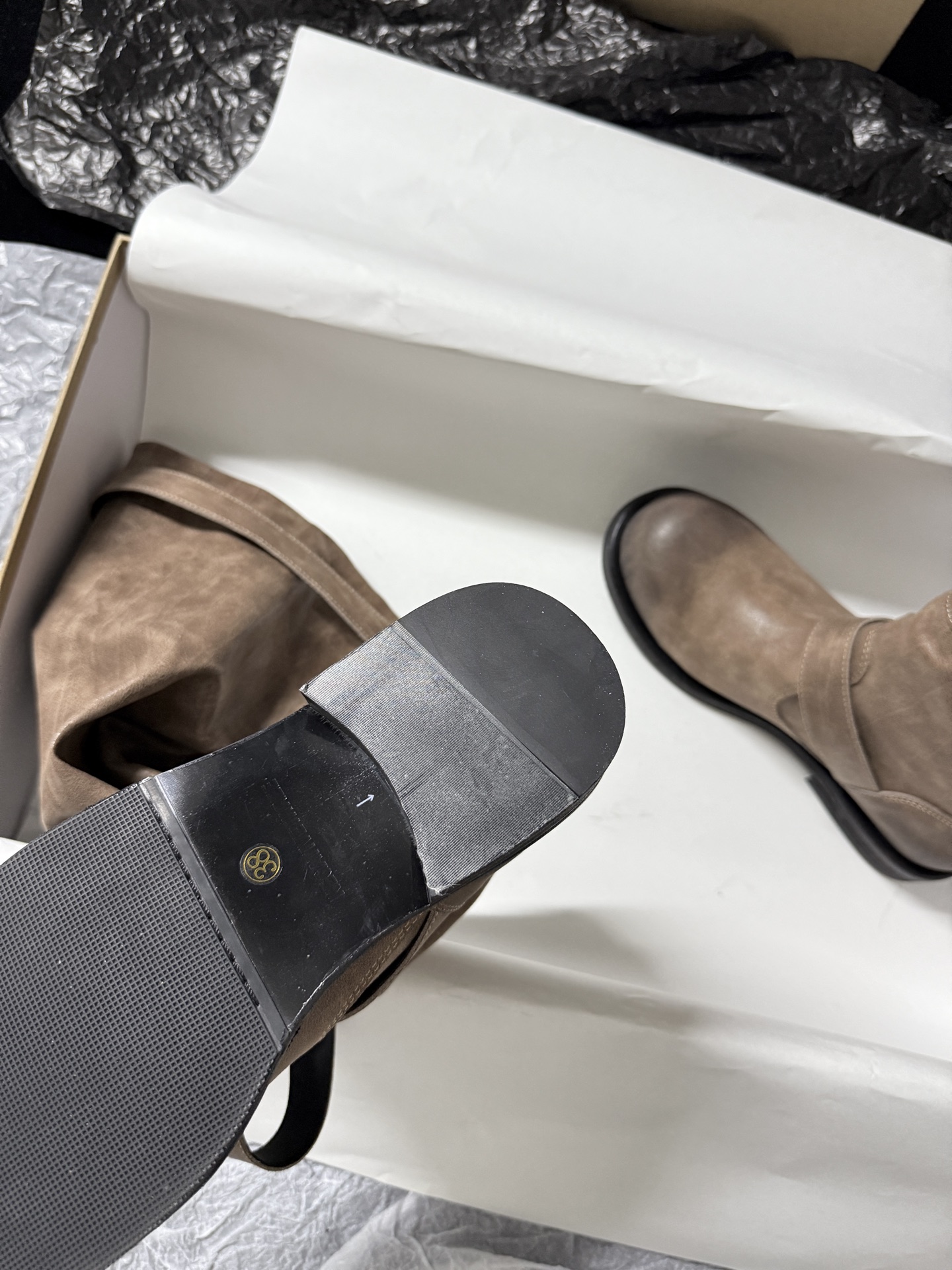 NEGATIVE THRE Retro Distressed Leather Boots