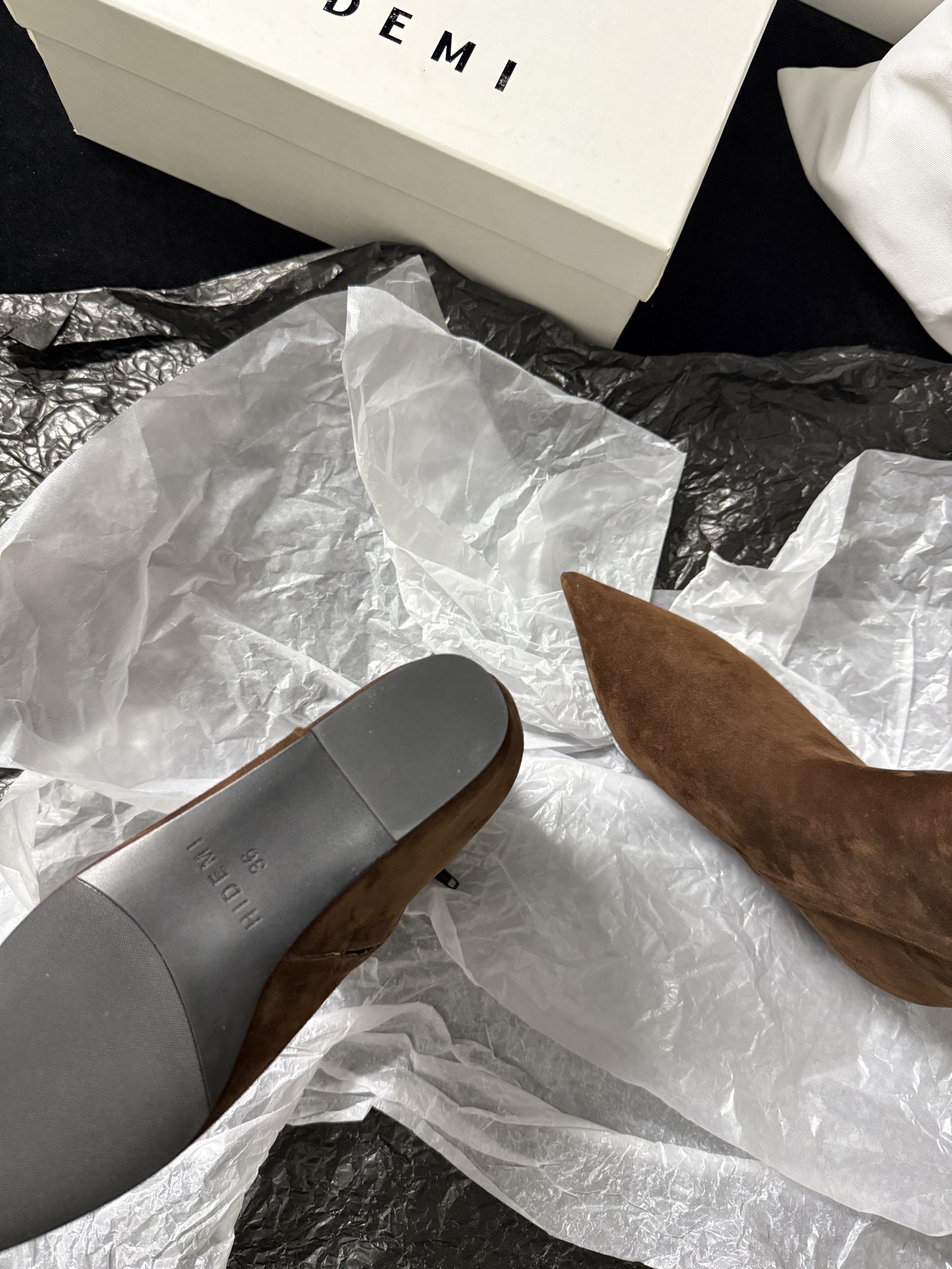 HIDEMPointed Toe Ankle Boots*