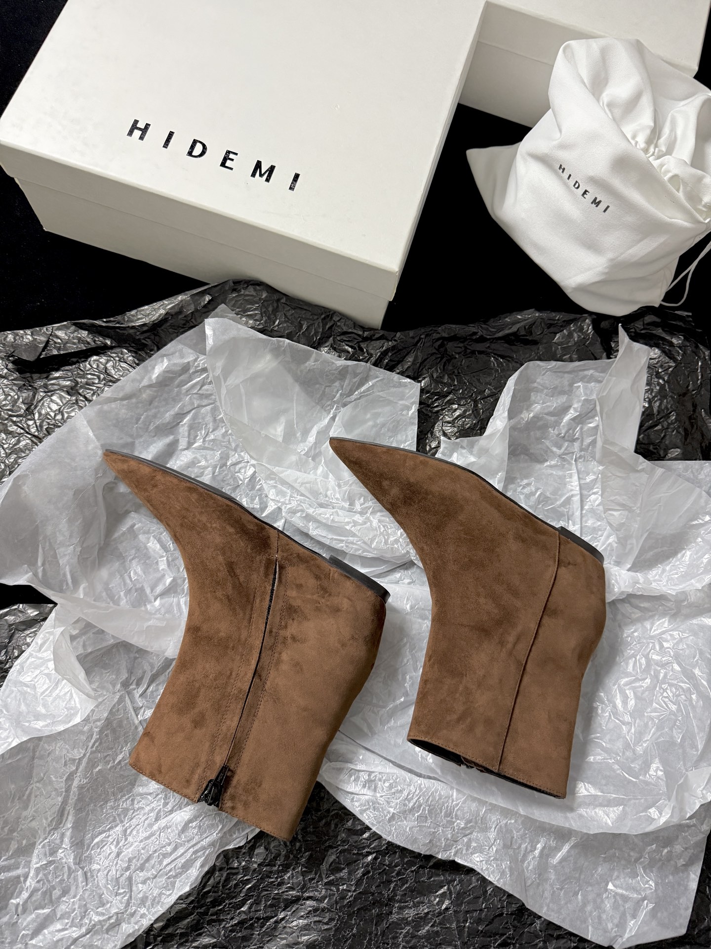HIDEMPointed Toe Ankle Boots*