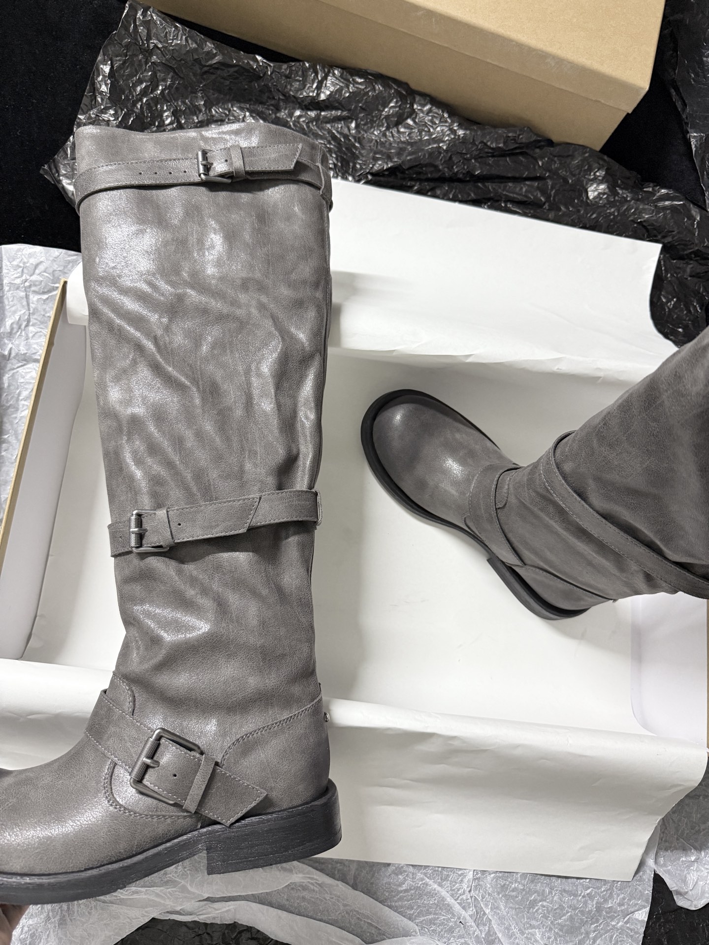 NEGATIVE THRE Retro Distressed Leather Boots