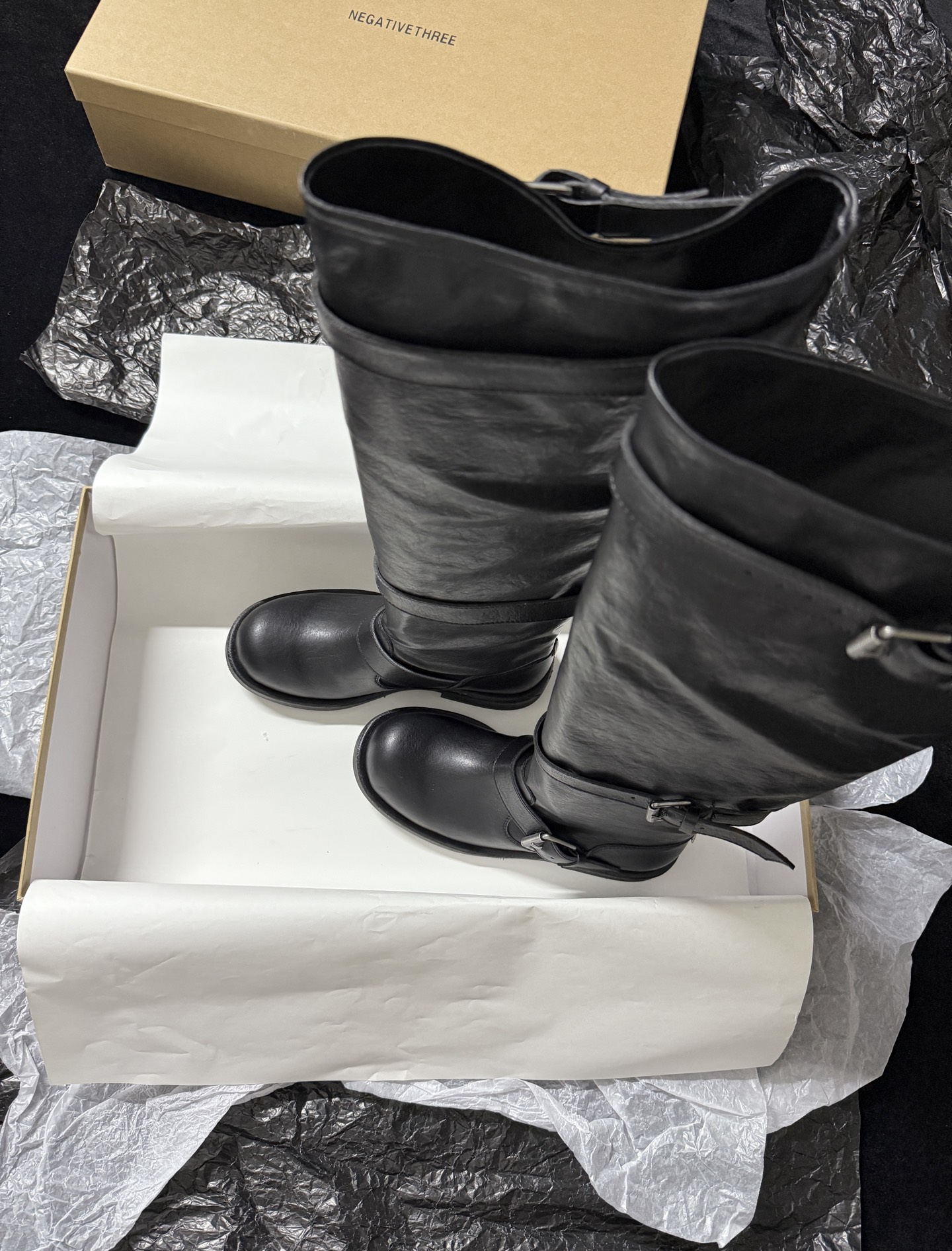 NEGATIVE THRE Retro Distressed Leather Boots