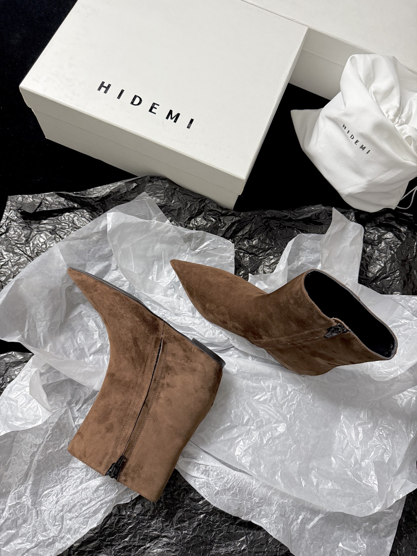 HIDEMPointed Toe Ankle Boots*