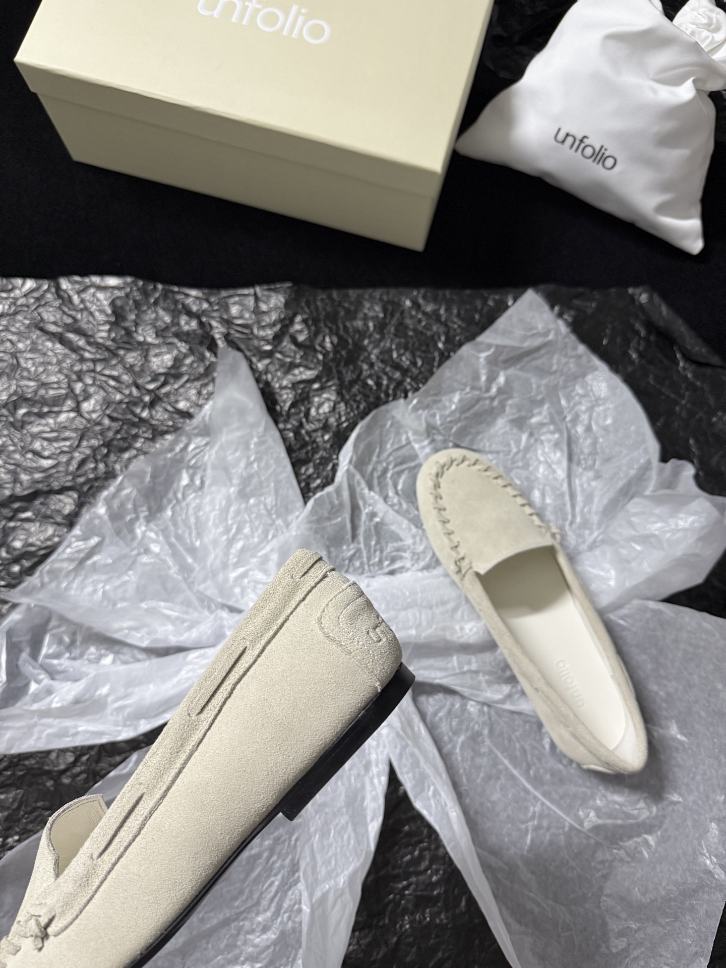UNFOLIO 25AW New Arrival: Woven-Trim Loafers