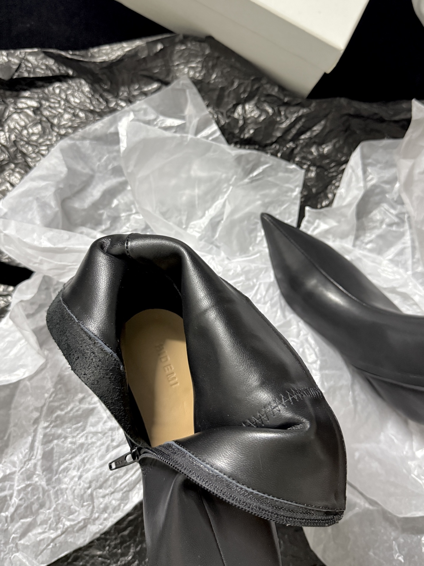 HIDEMPointed Toe Ankle Boots*