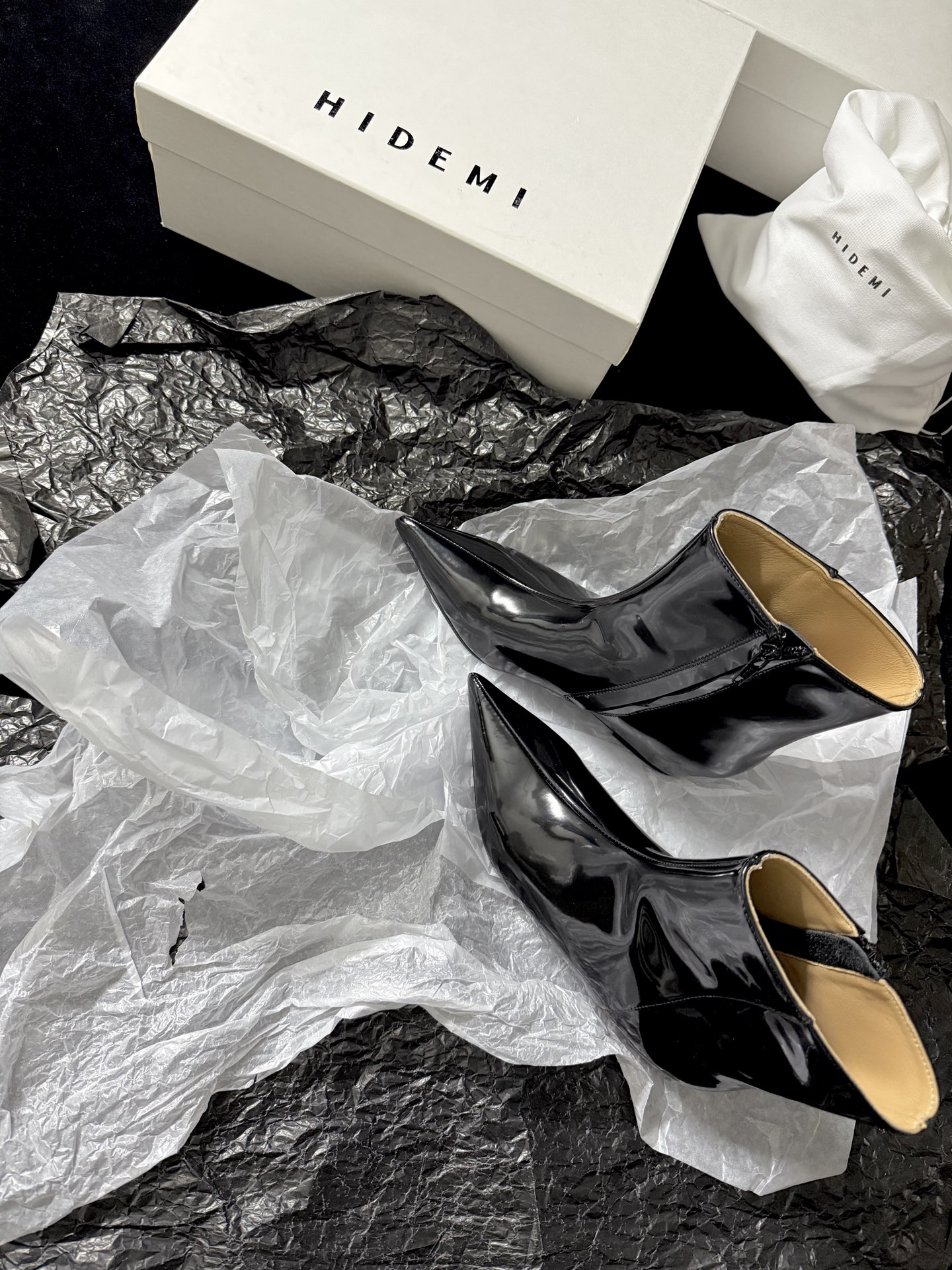 HIDEMPointed Toe Ankle Boots*