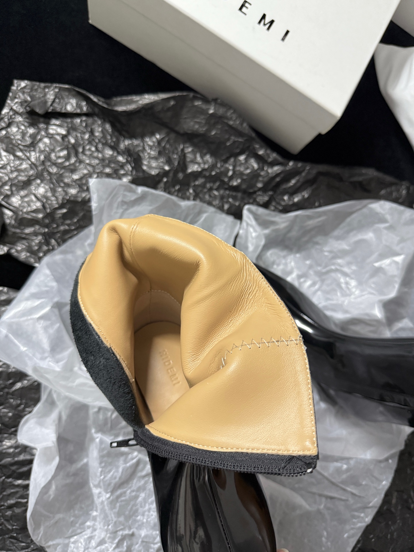 HIDEMPointed Toe Ankle Boots*