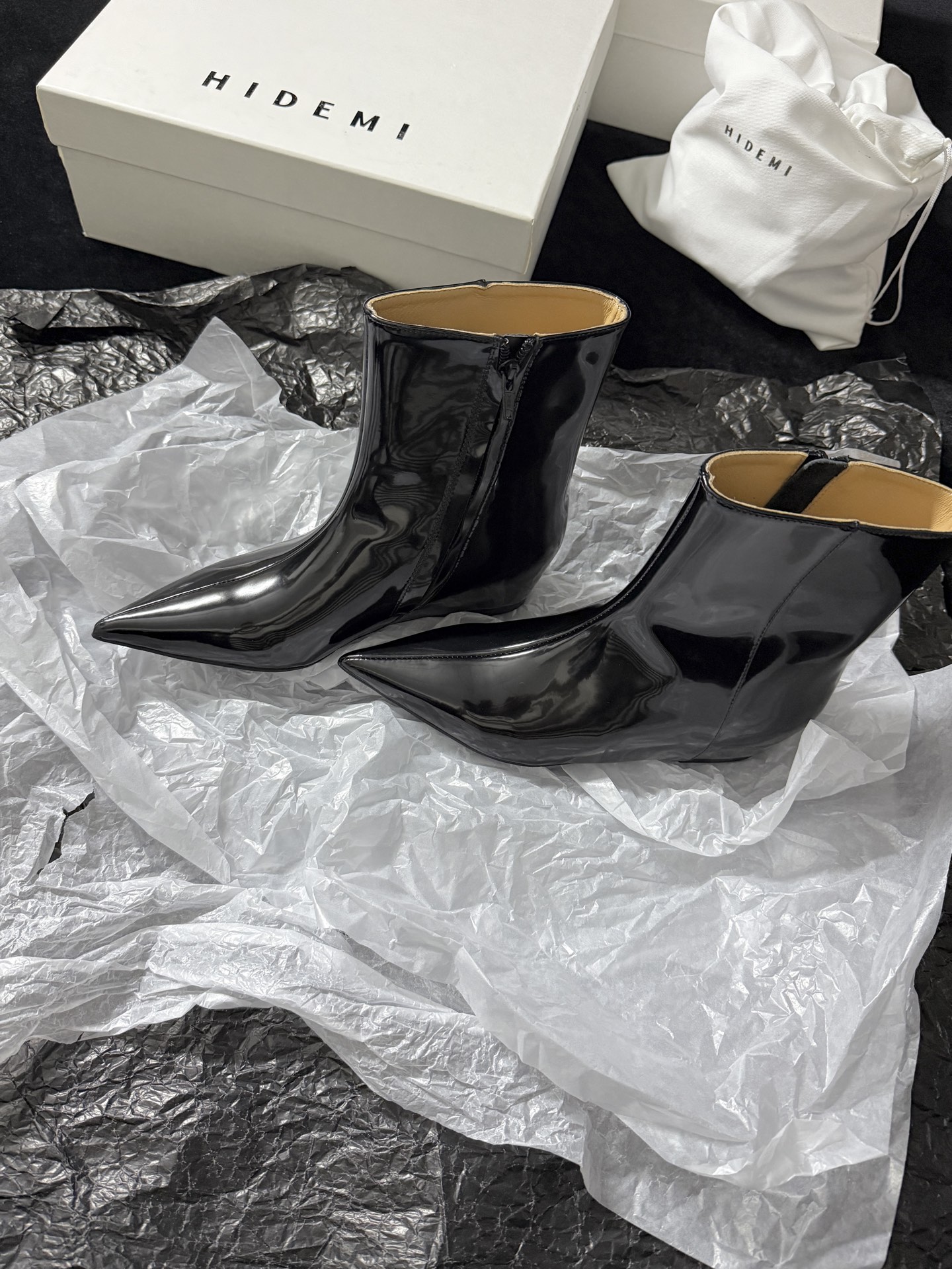 HIDEMPointed Toe Ankle Boots*