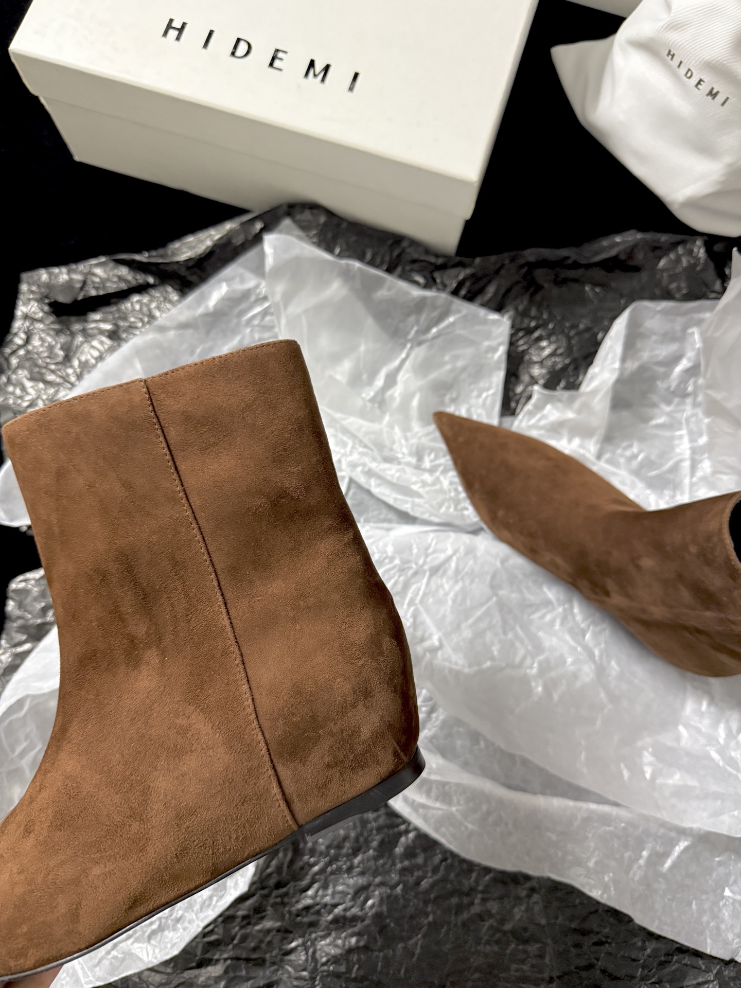 HIDEMPointed Toe Ankle Boots*