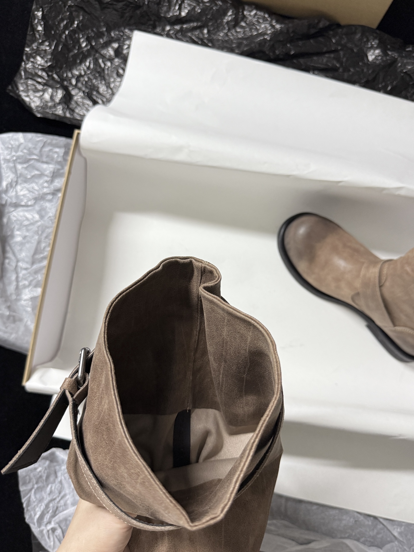 NEGATIVE THRE Retro Distressed Leather Boots