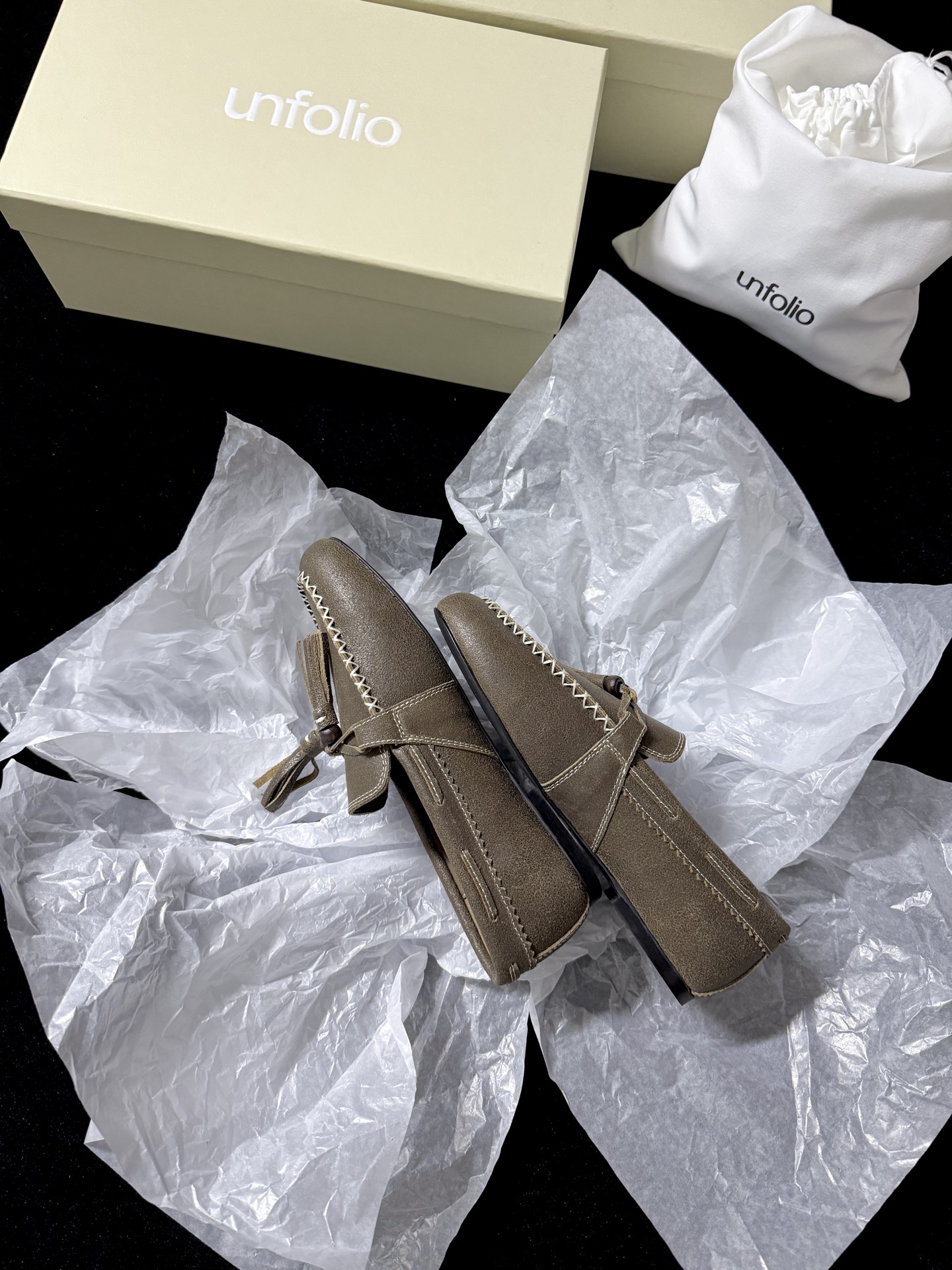 UNFOLIO Tassel Loafers