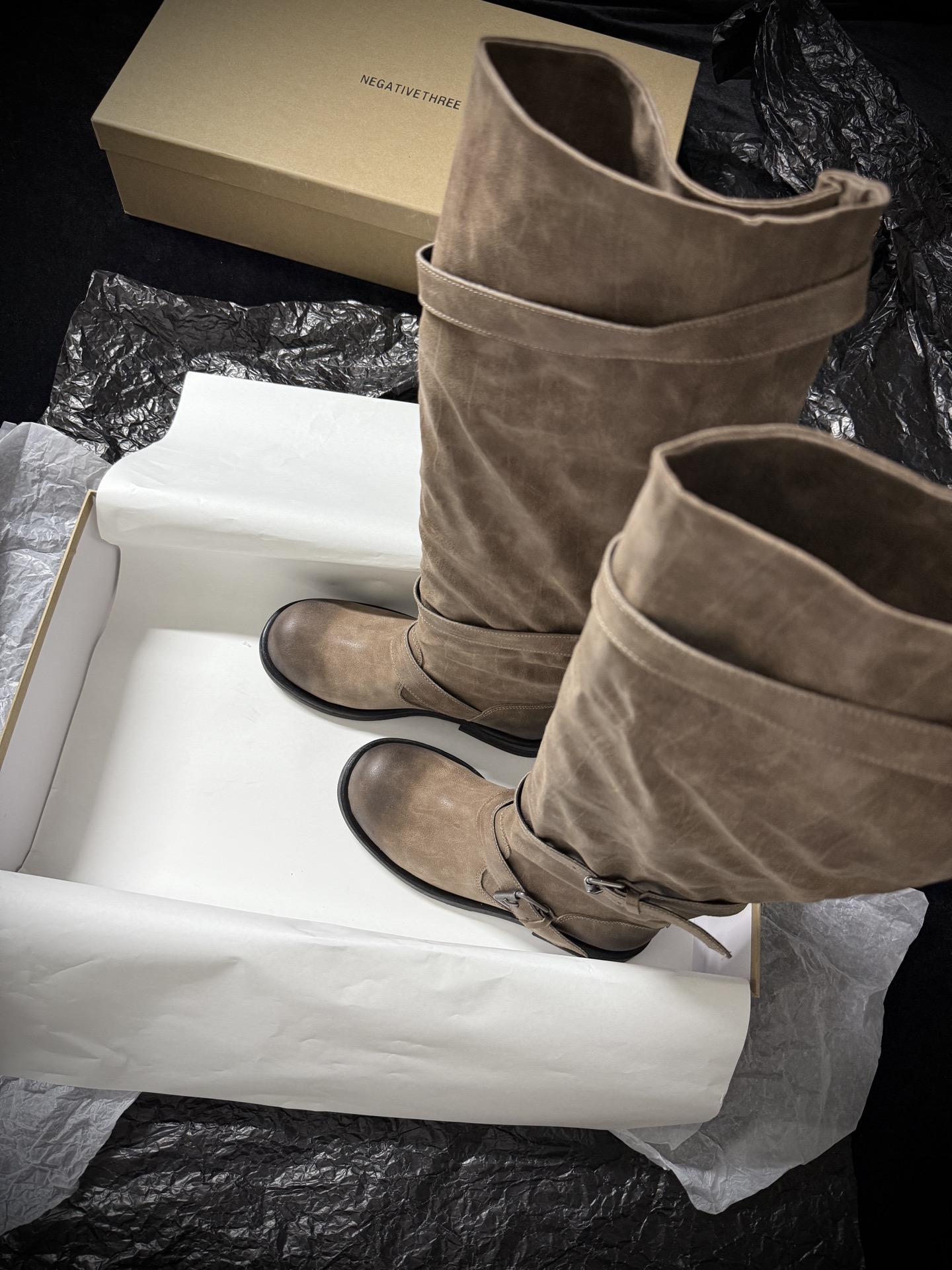 NEGATIVE THRE Retro Distressed Leather Boots