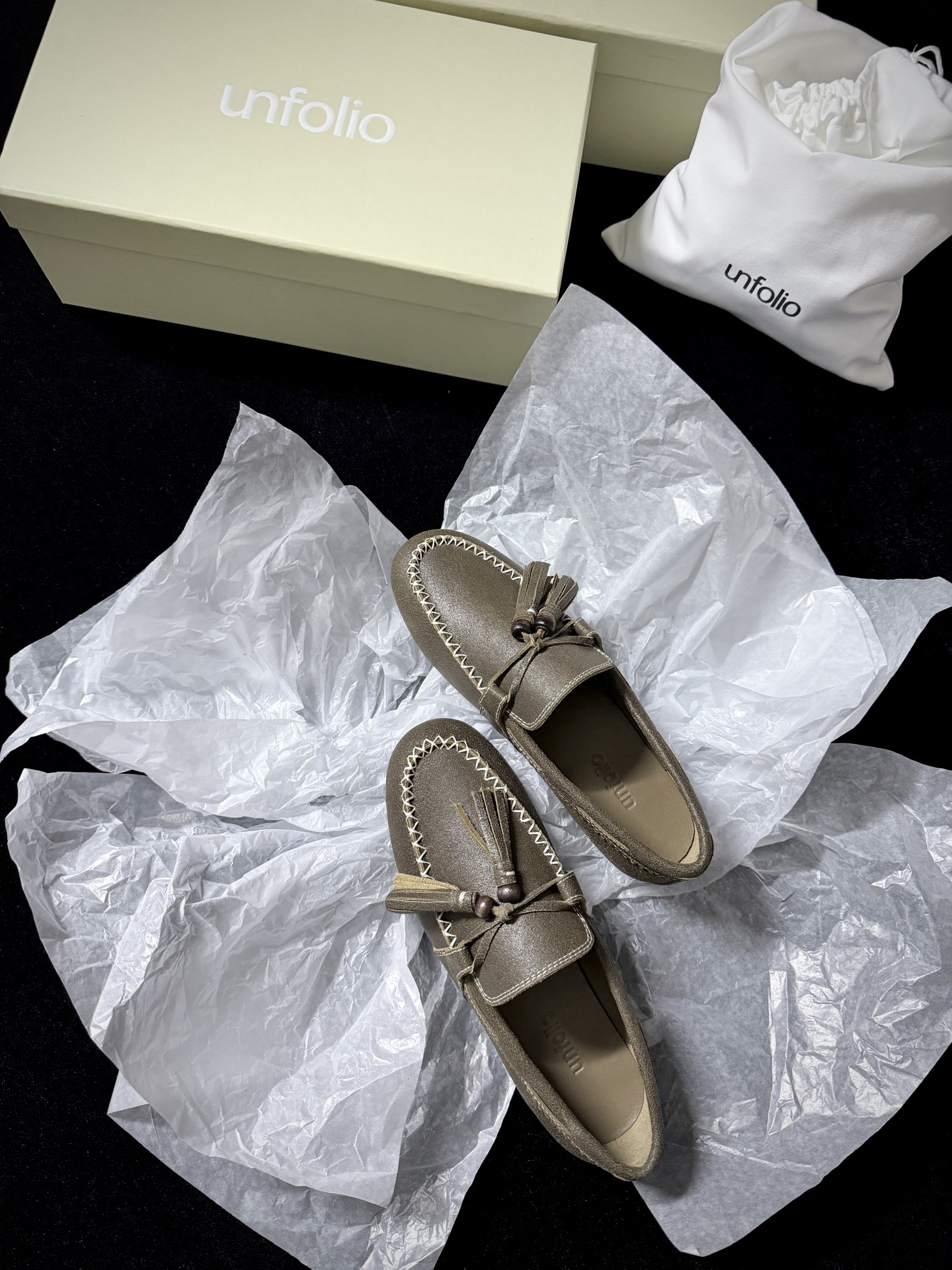 UNFOLIO Tassel Loafers