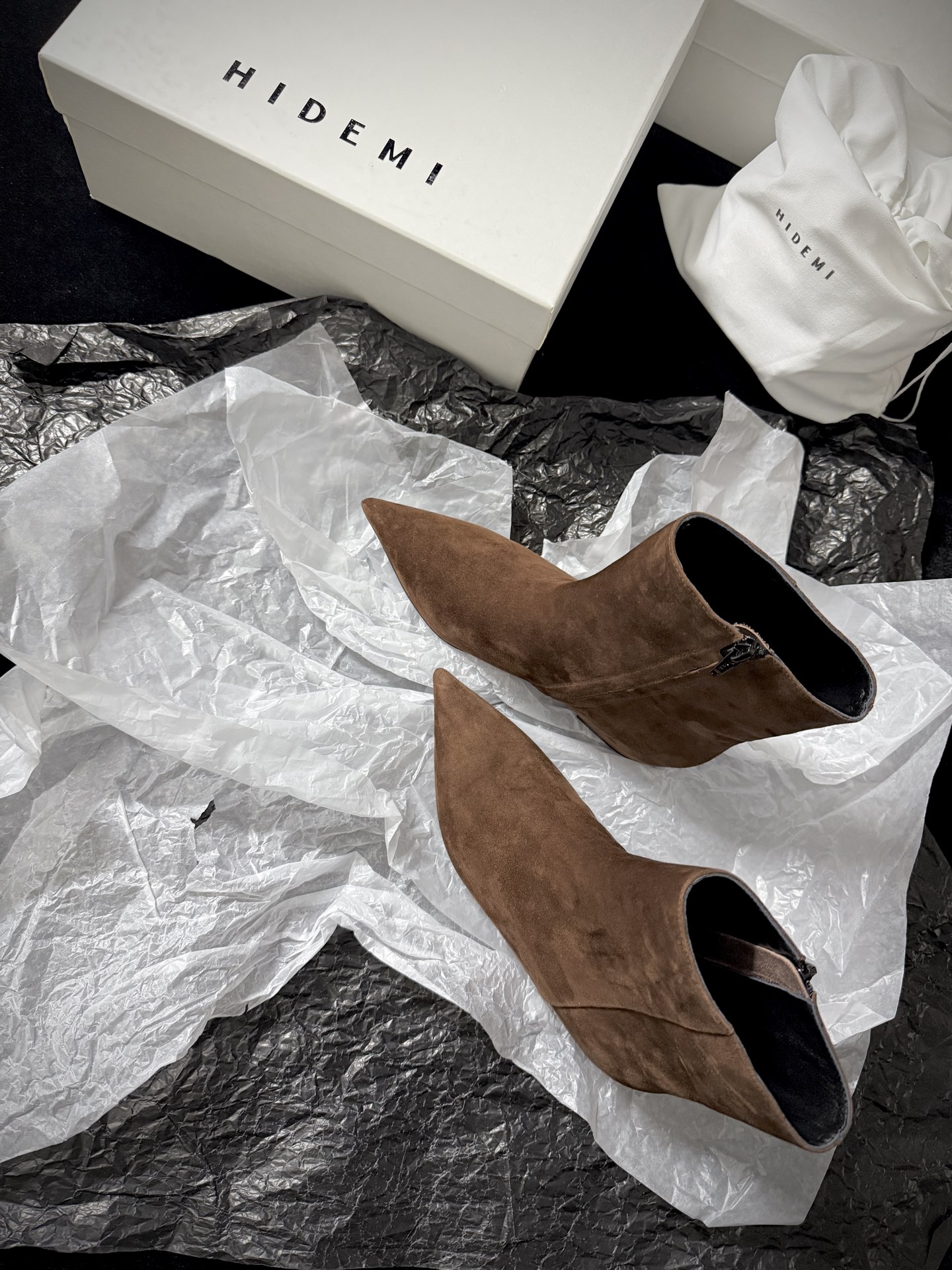 HIDEMPointed Toe Ankle Boots*