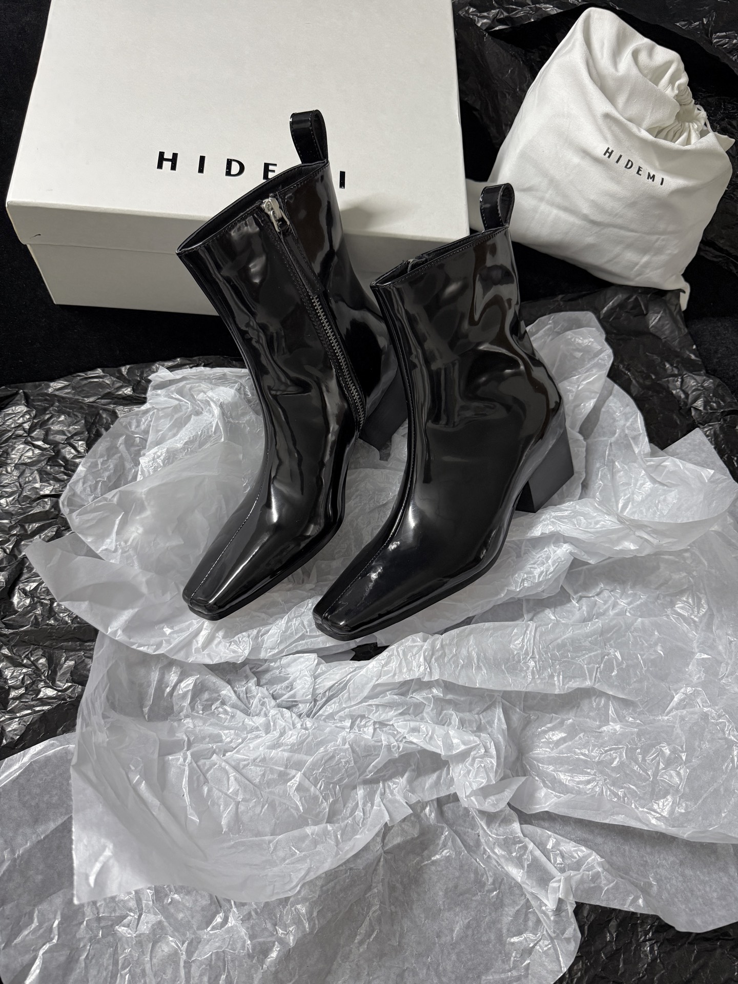 HIDEM Square-Toe Boots
