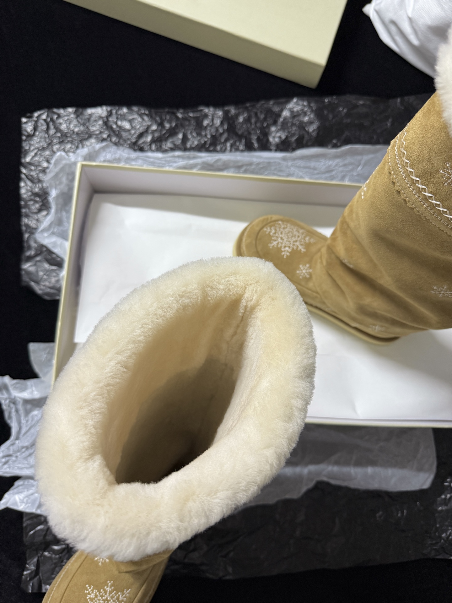 UNFOLIO Snowflake Embroidered Snow Boots