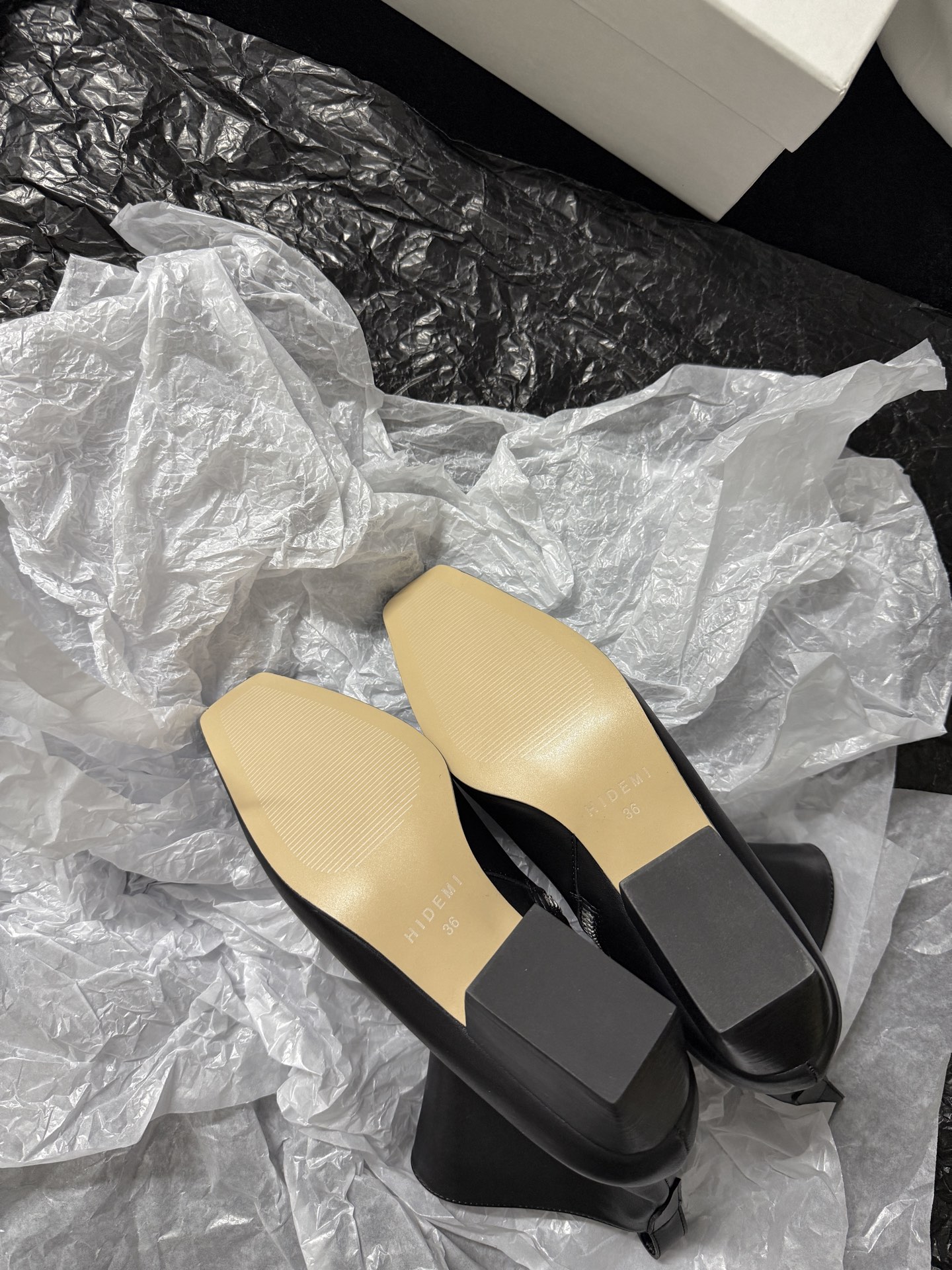 HIDEM Square-Toe Boots