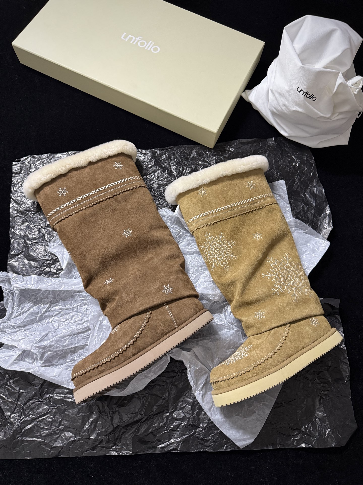 UNFOLIO Snowflake Embroidered Snow Boots