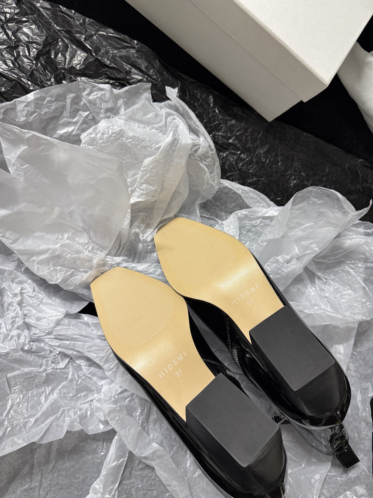 HIDEM Square-Toe Boots