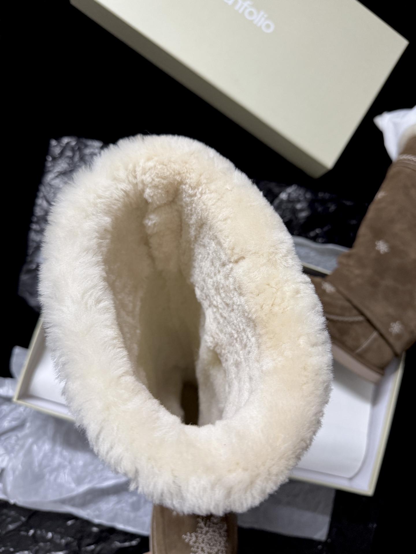 UNFOLIO Snowflake Embroidered Snow Boots