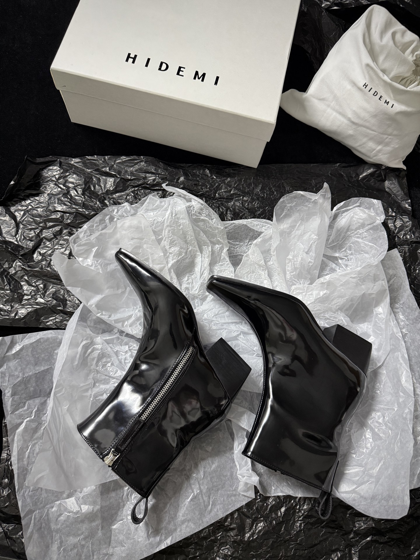 HIDEM Square-Toe Boots