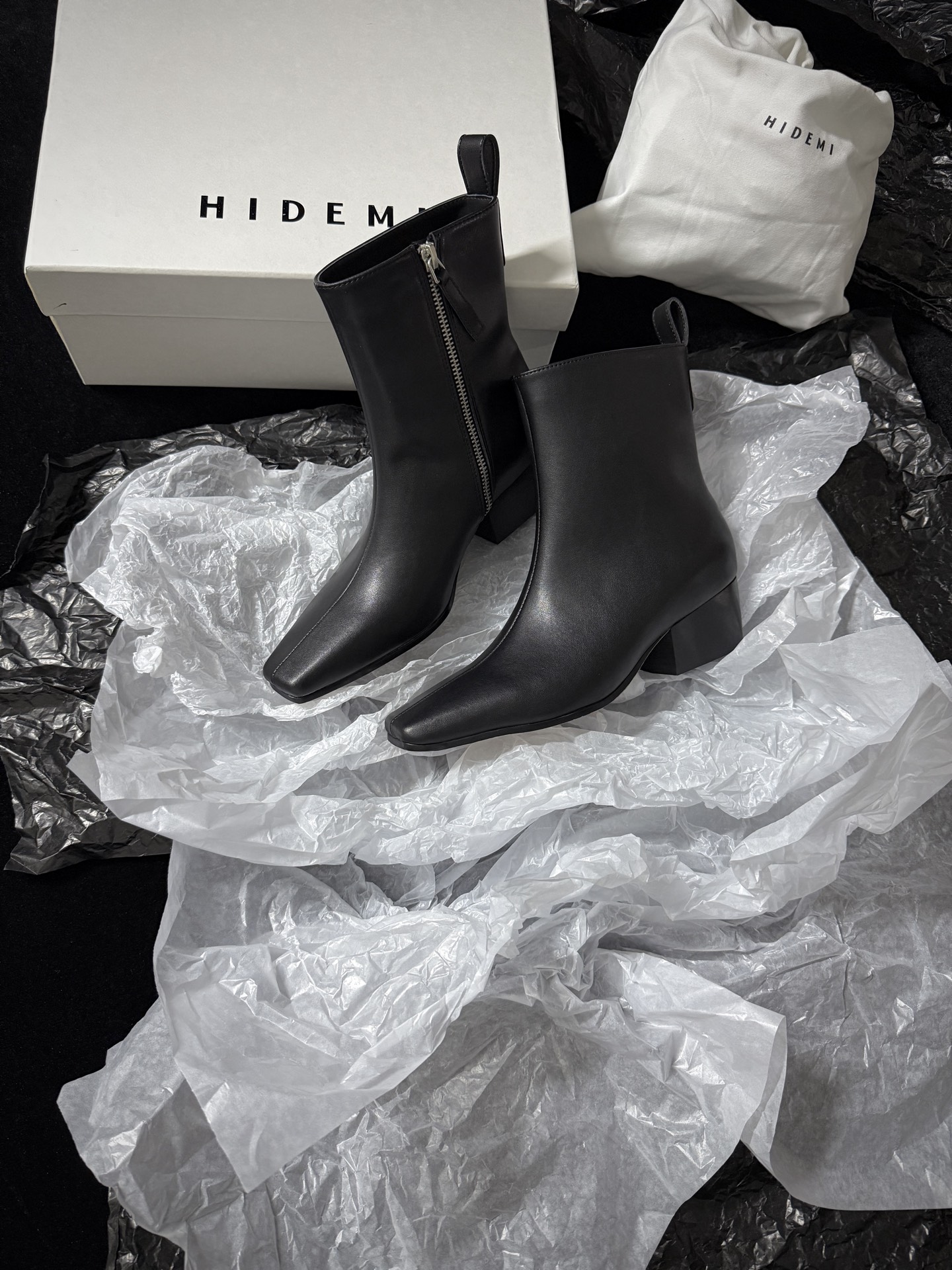 HIDEM Square-Toe Boots