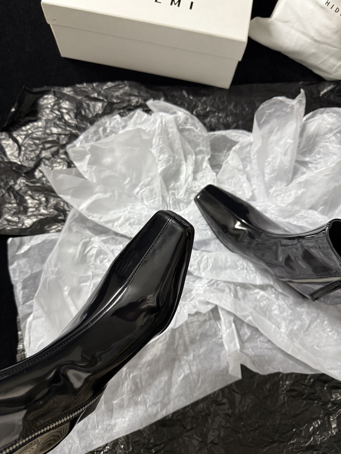 HIDEM Square-Toe Boots