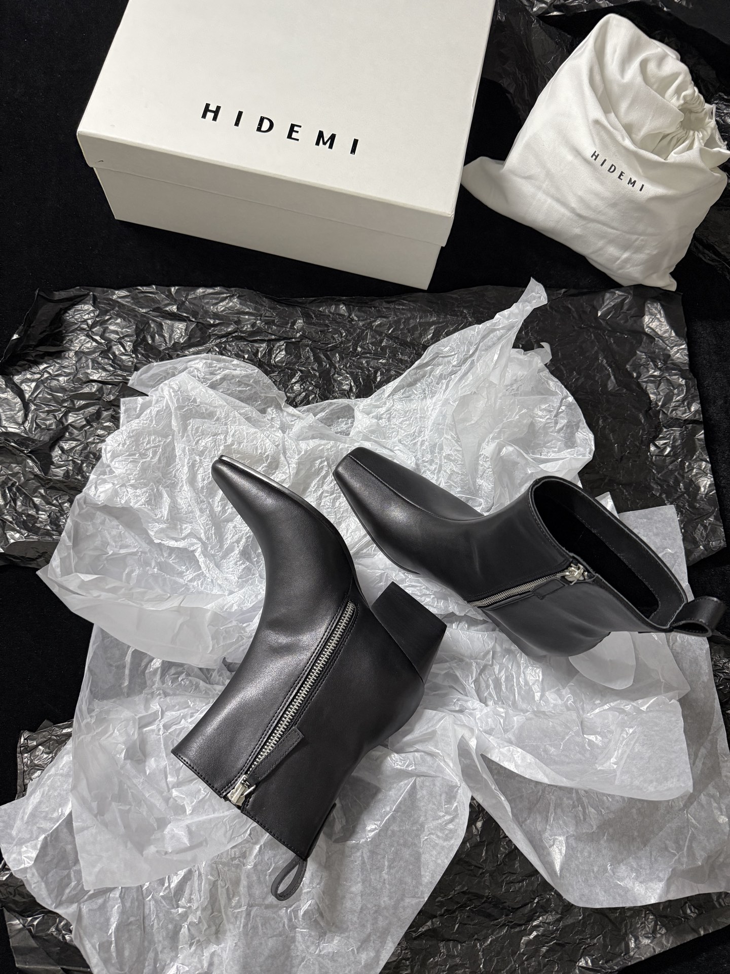 HIDEM Square-Toe Boots