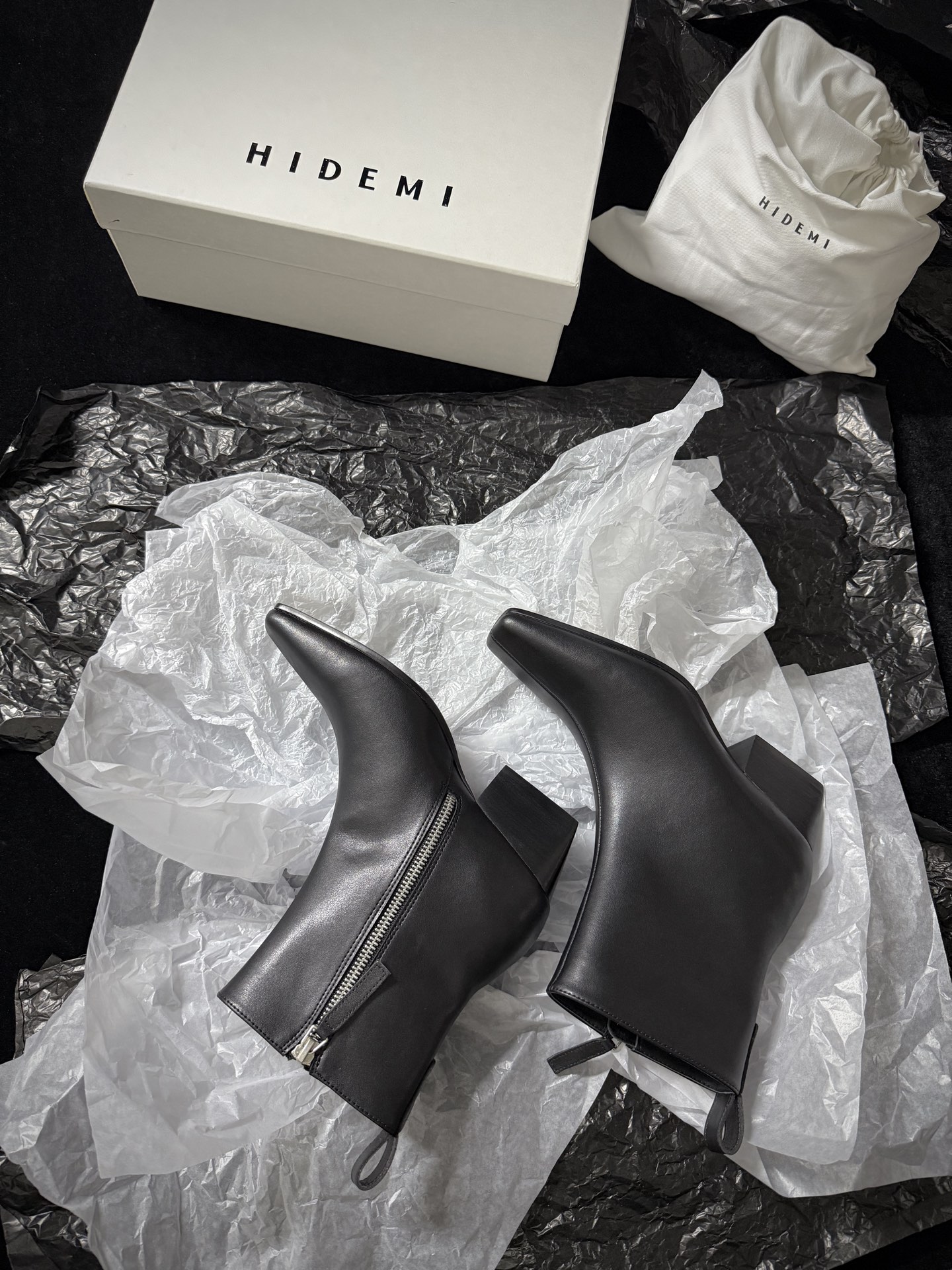 HIDEM Square-Toe Boots