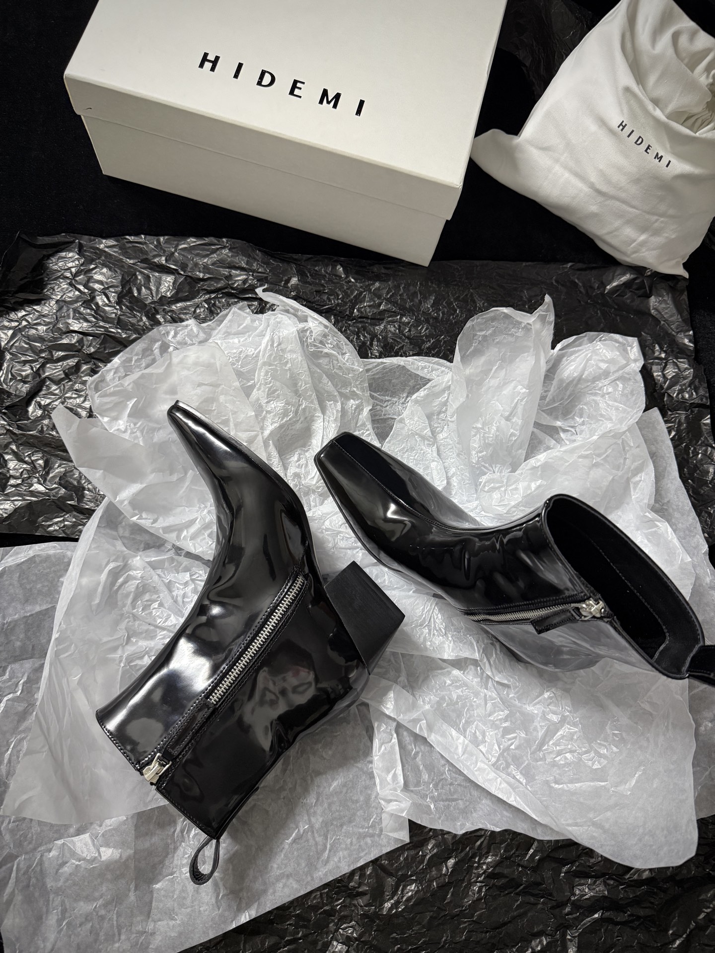 HIDEM Square-Toe Boots