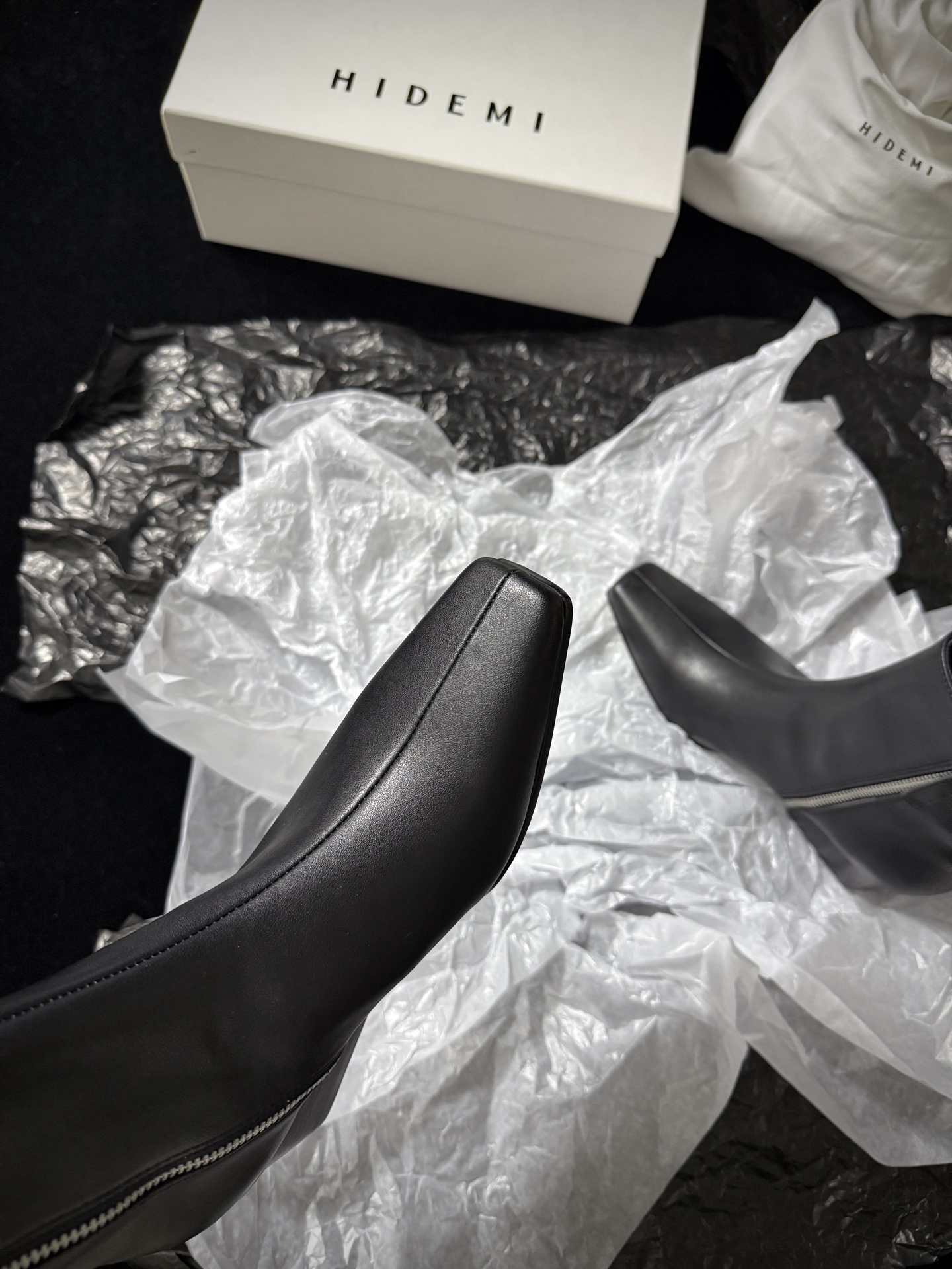 HIDEM Square-Toe Boots