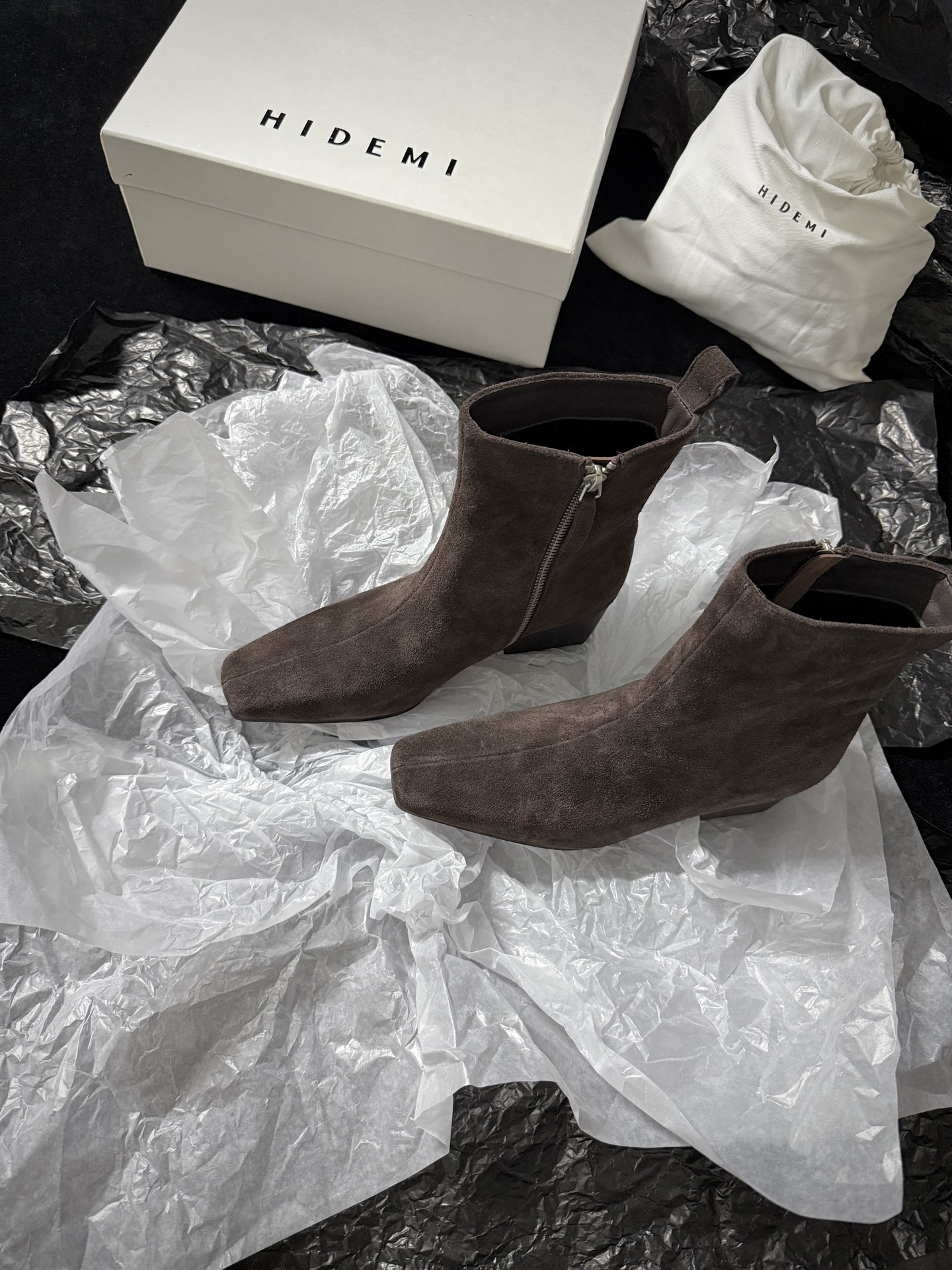 HIDEM Square-Toe Boots