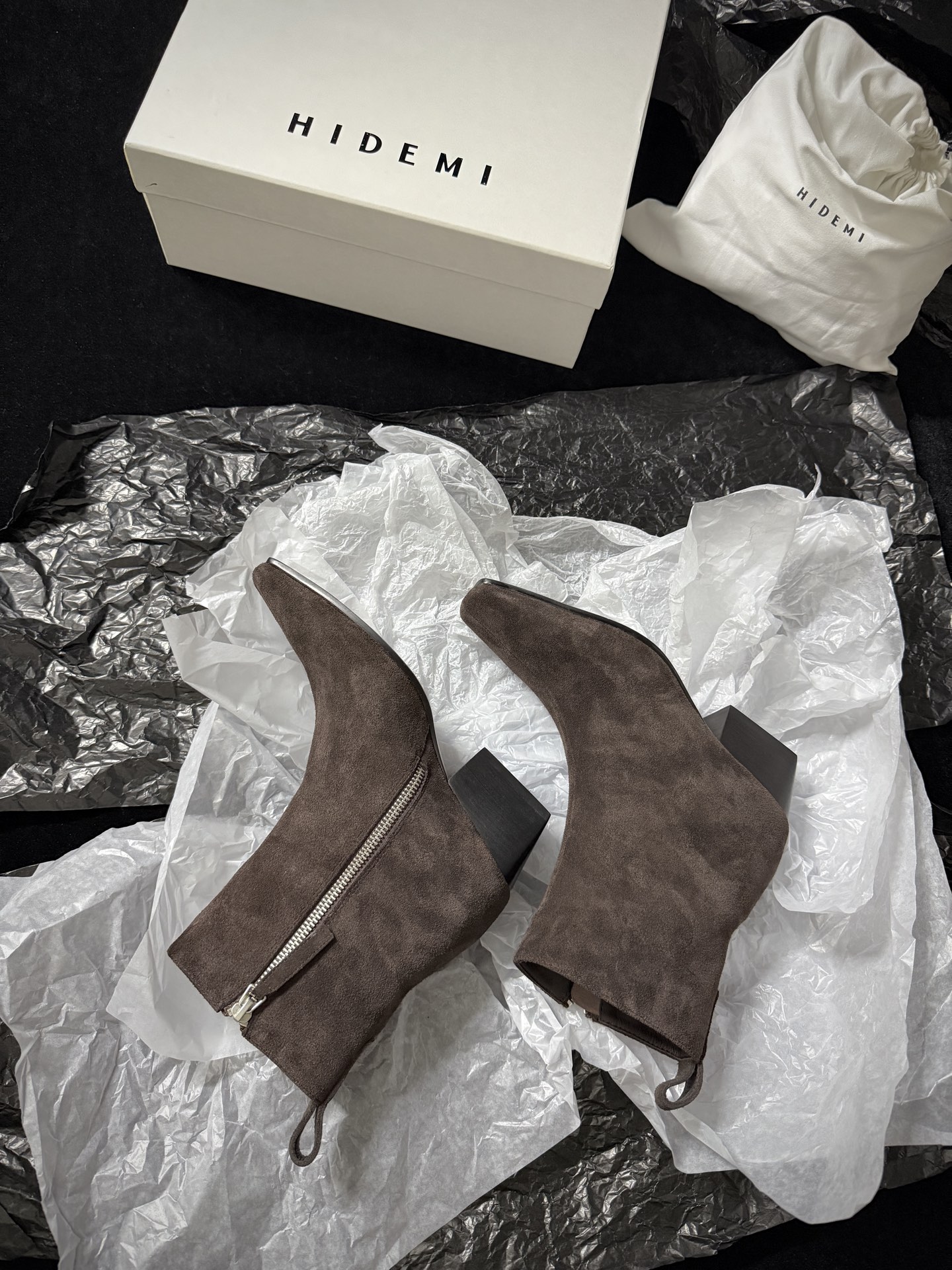 HIDEM Square-Toe Boots