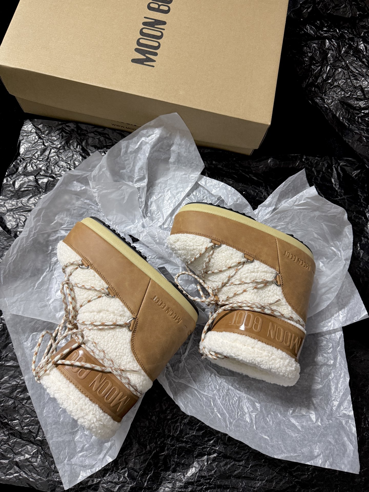 Moon Boot Strap snow boots