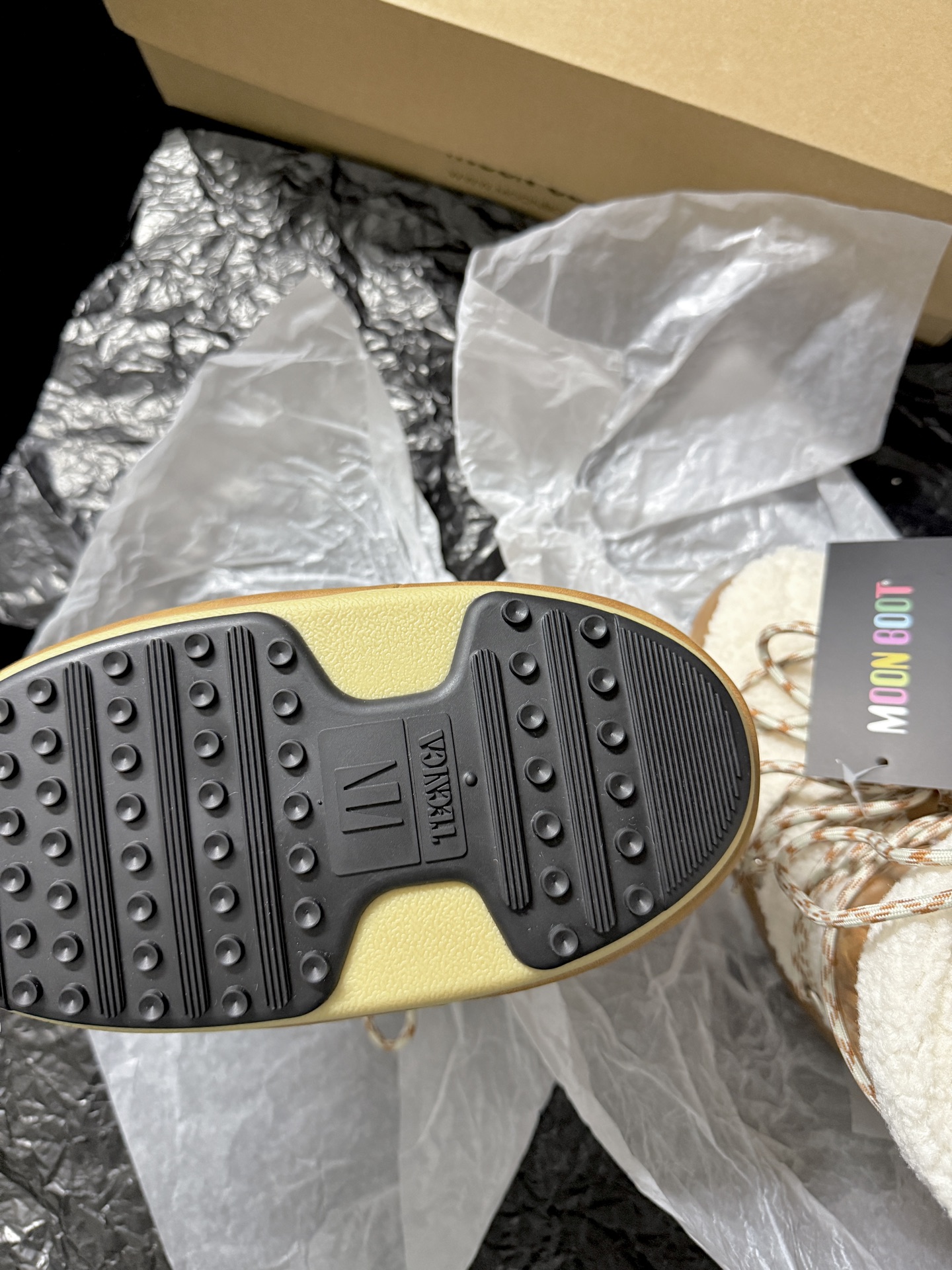 Moon Boot Strap snow boots