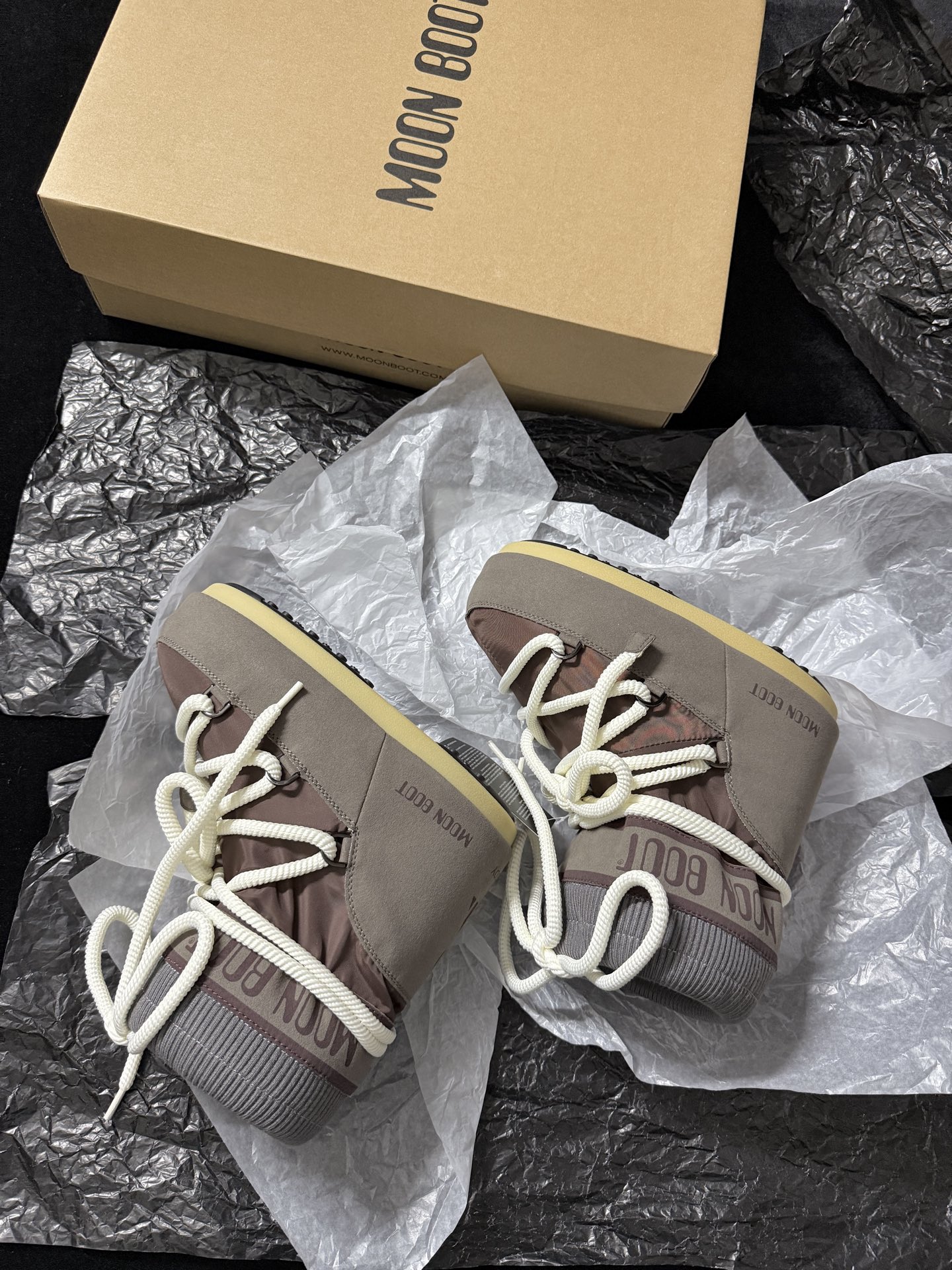 Moon Boot Strap snow boots