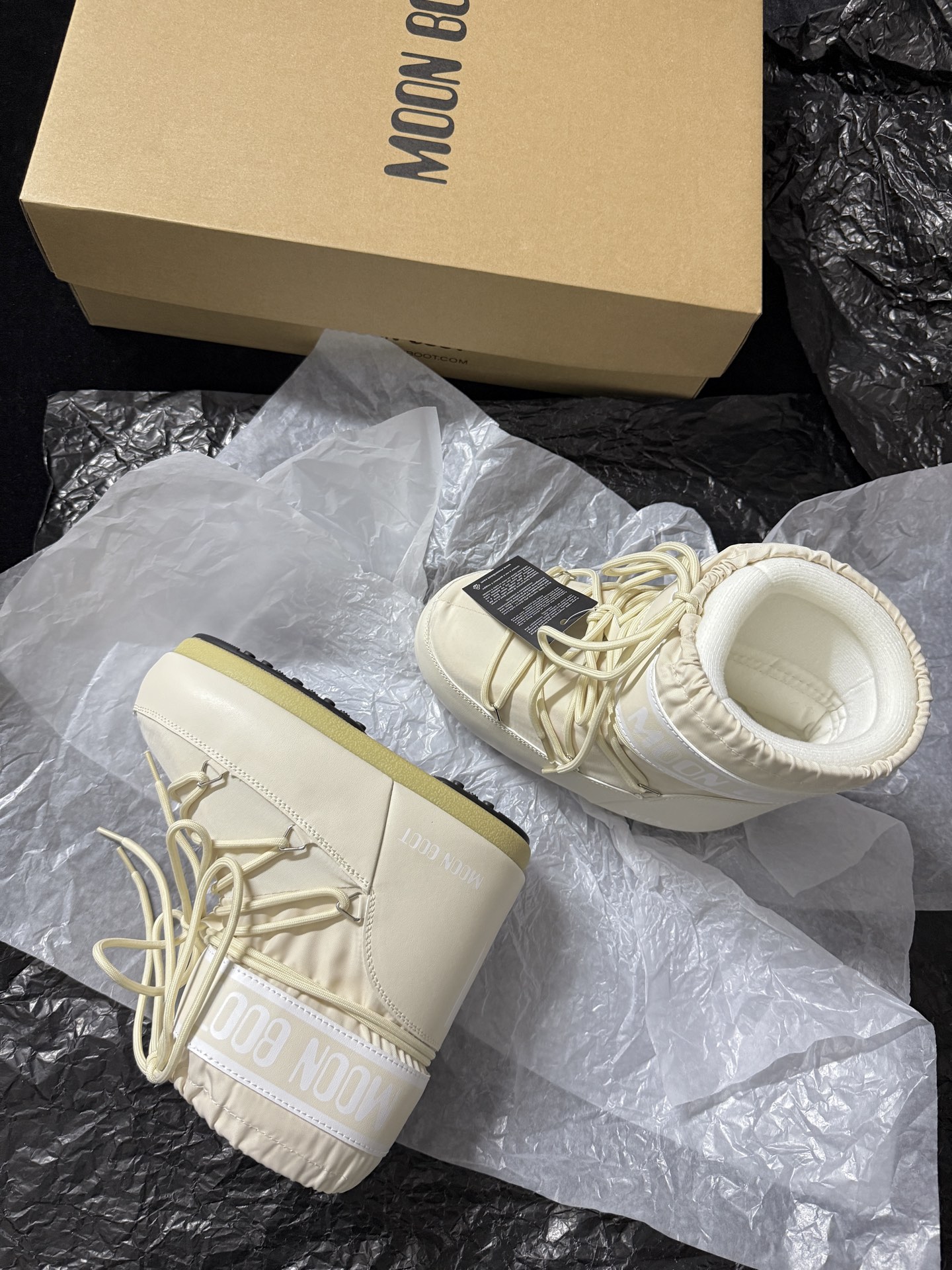 Moon Boot Strap snow boots