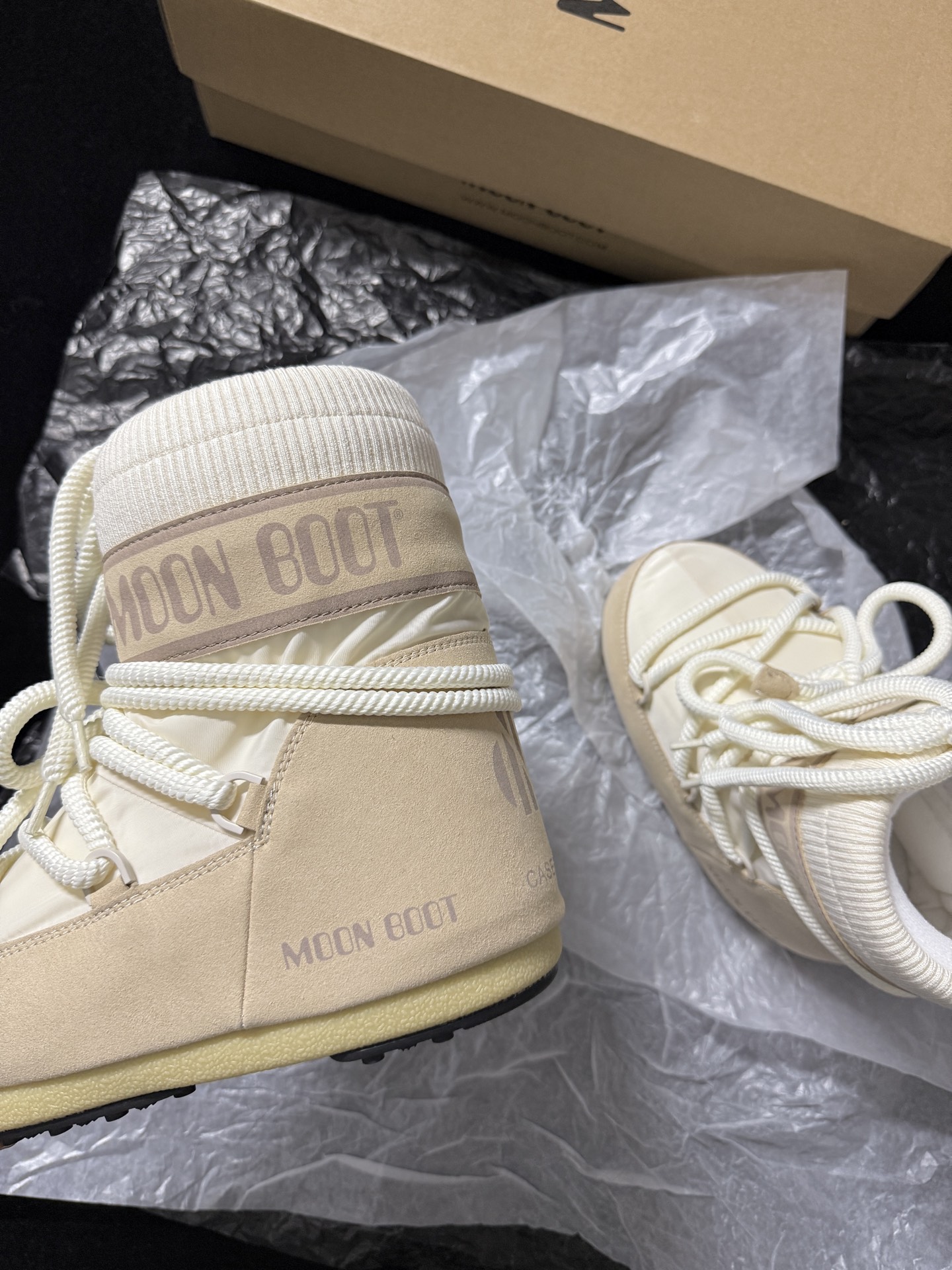 Moon Boot Strap snow boots