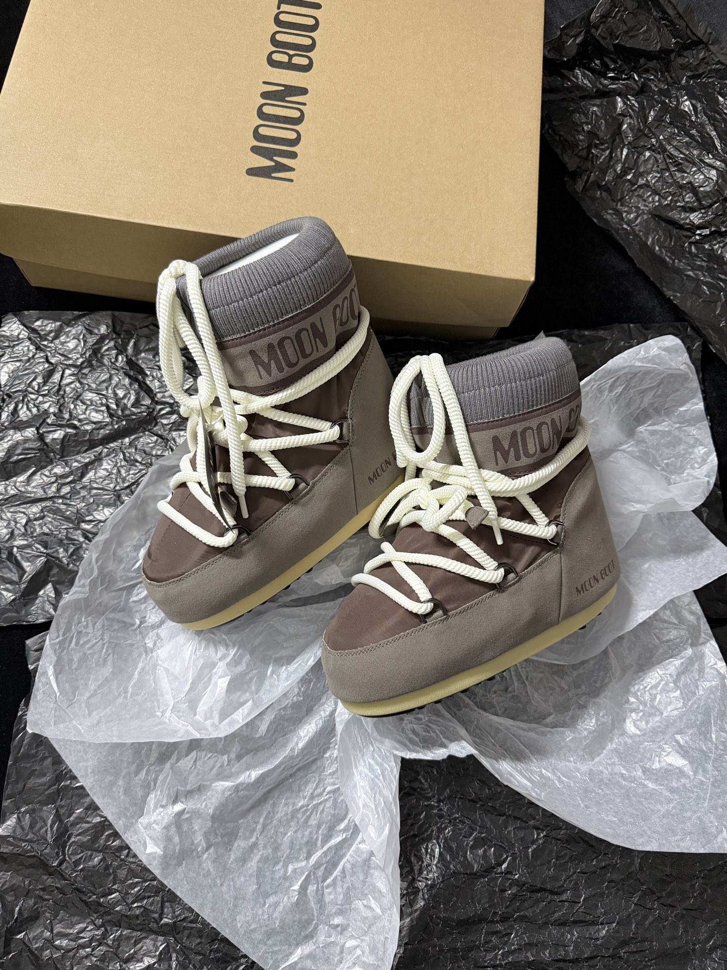 Moon Boot Strap snow boots