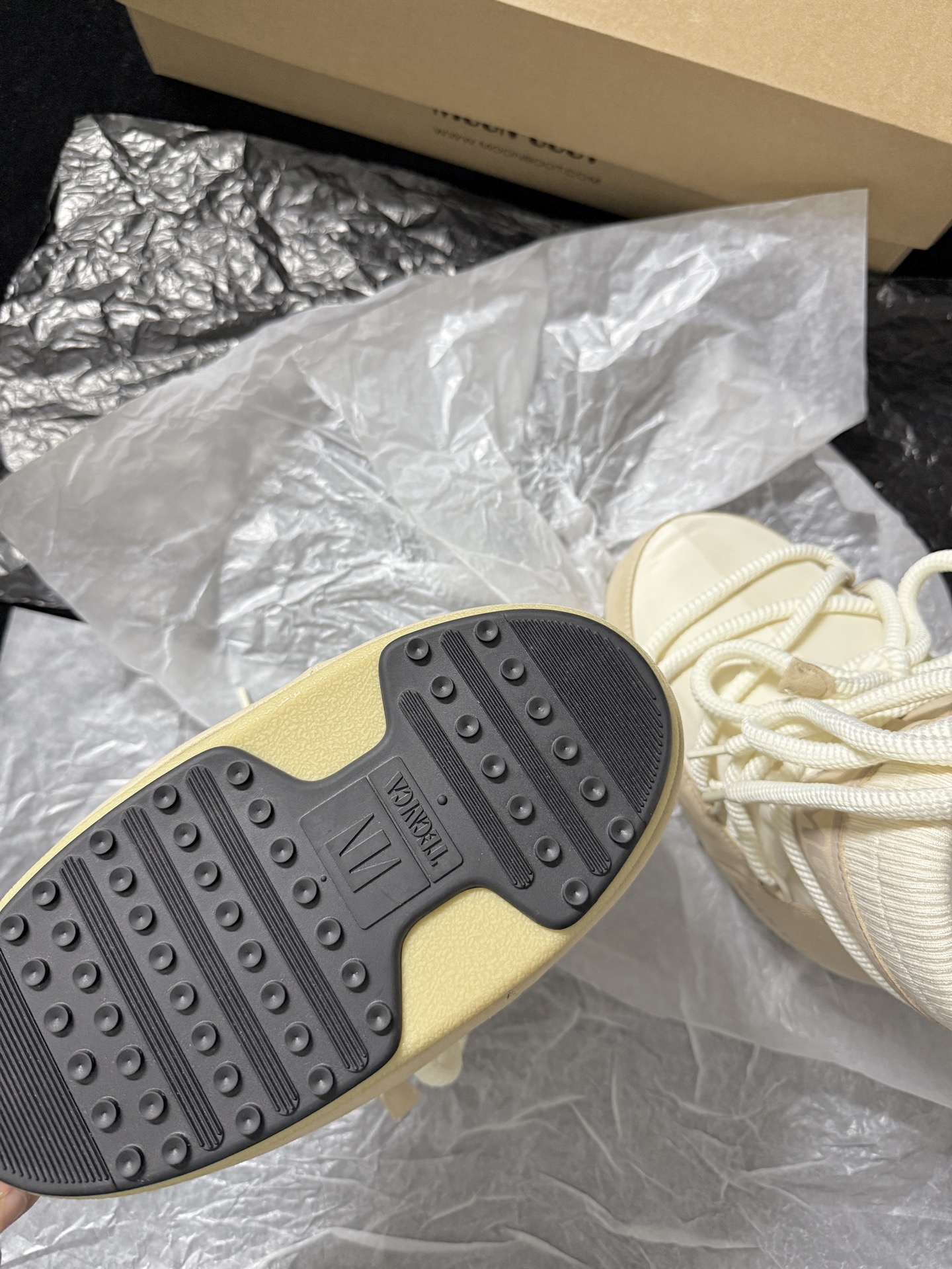 Moon Boot Strap snow boots