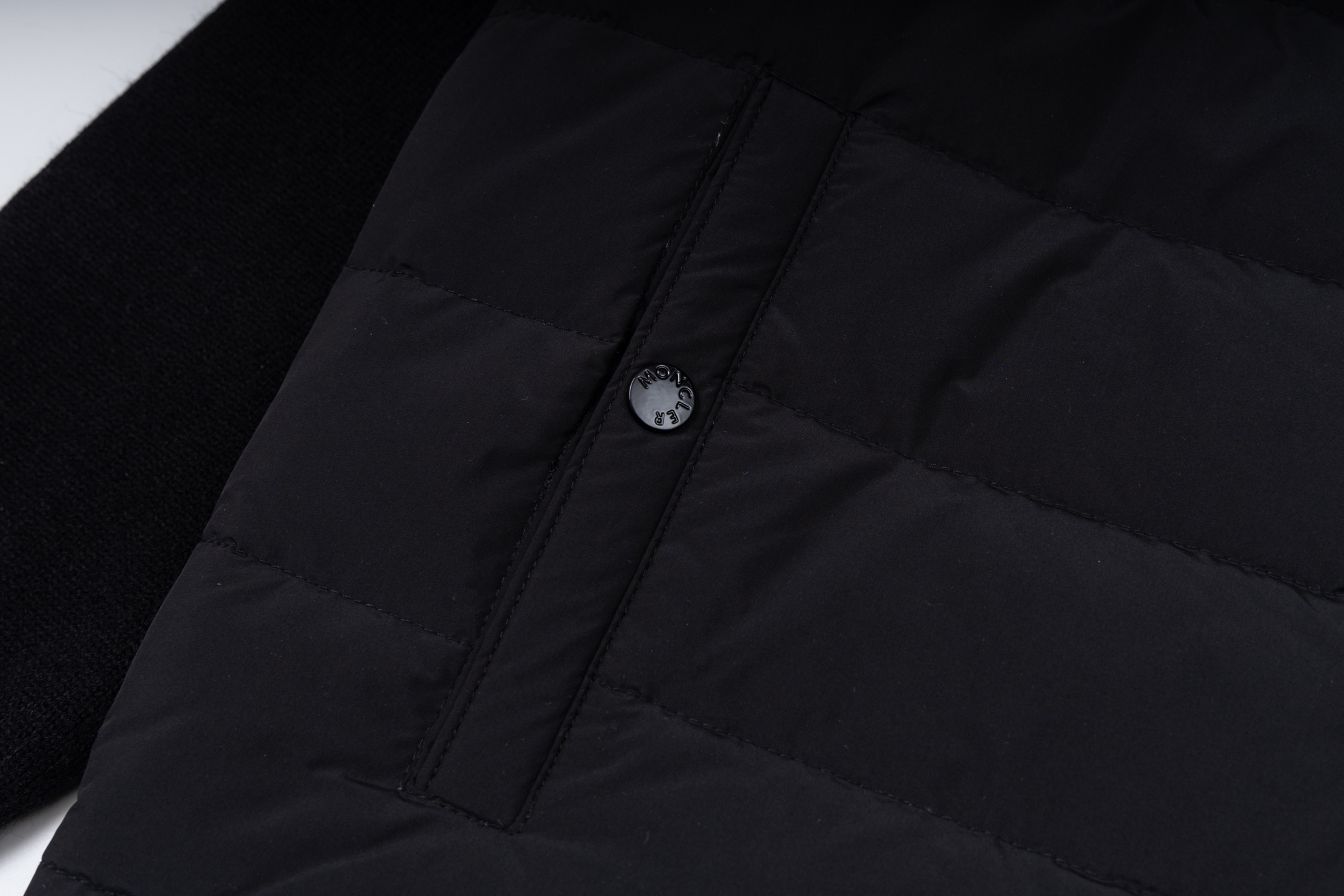 Moncler Small Chest Logo Paneled Knit Stand-Collar Down Jacket